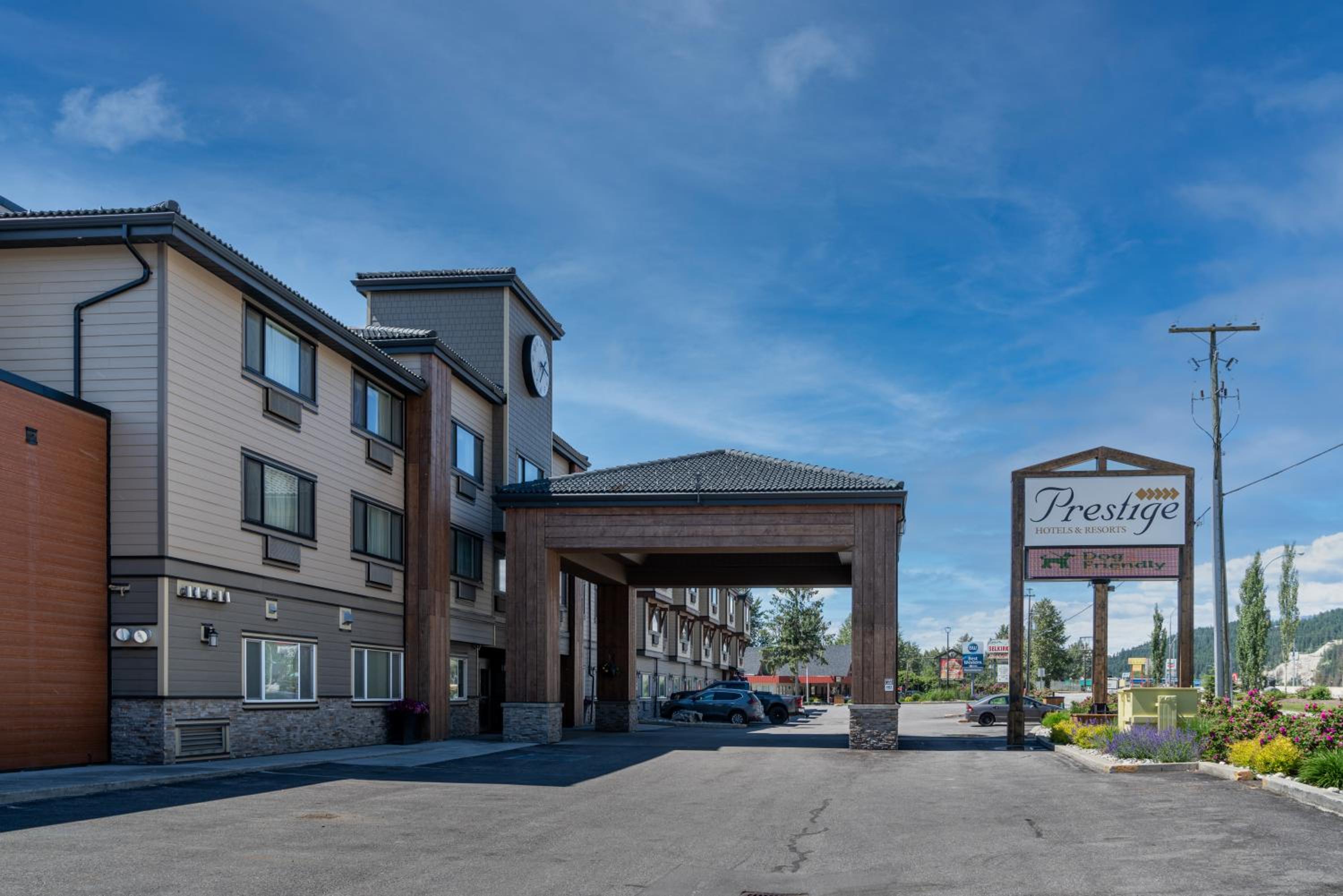 Golden Vacations - Prestige Inn Golden - Property Image 2