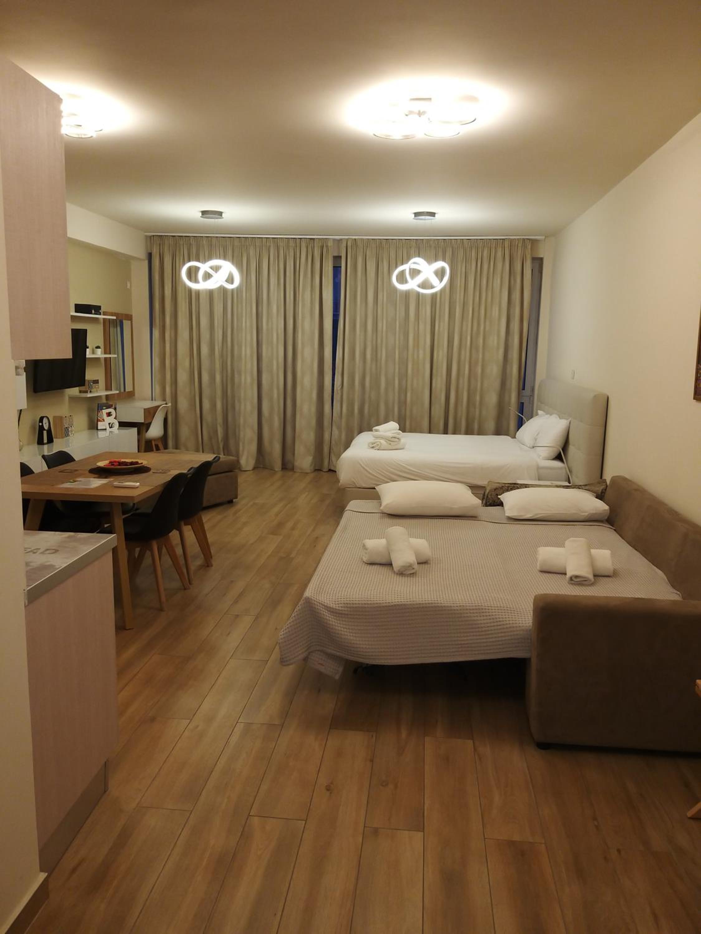 Amazing Apartments @ Monastiraki Subway Station