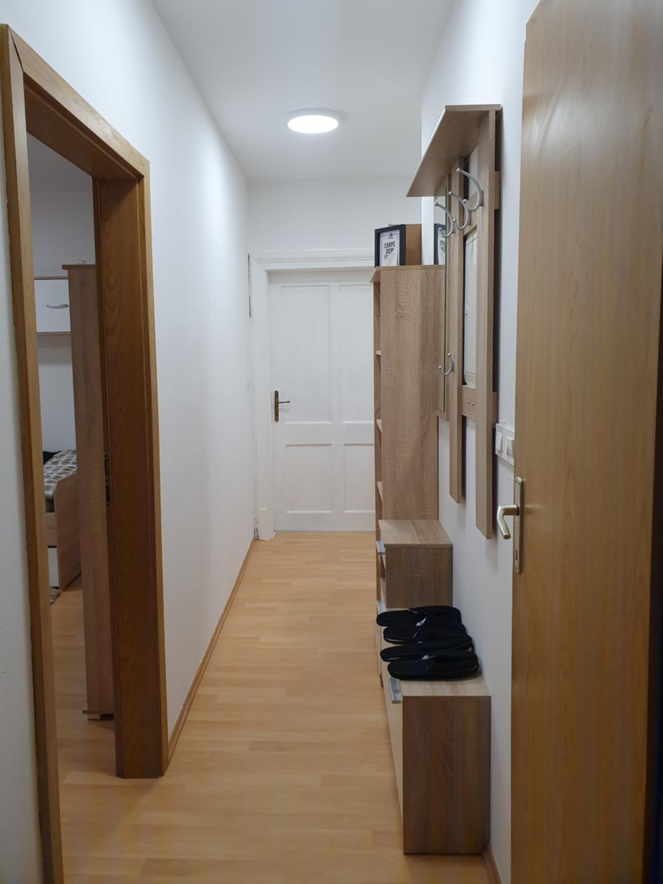 RAILWAY STATION CITY MODERN APARTMENT view 4