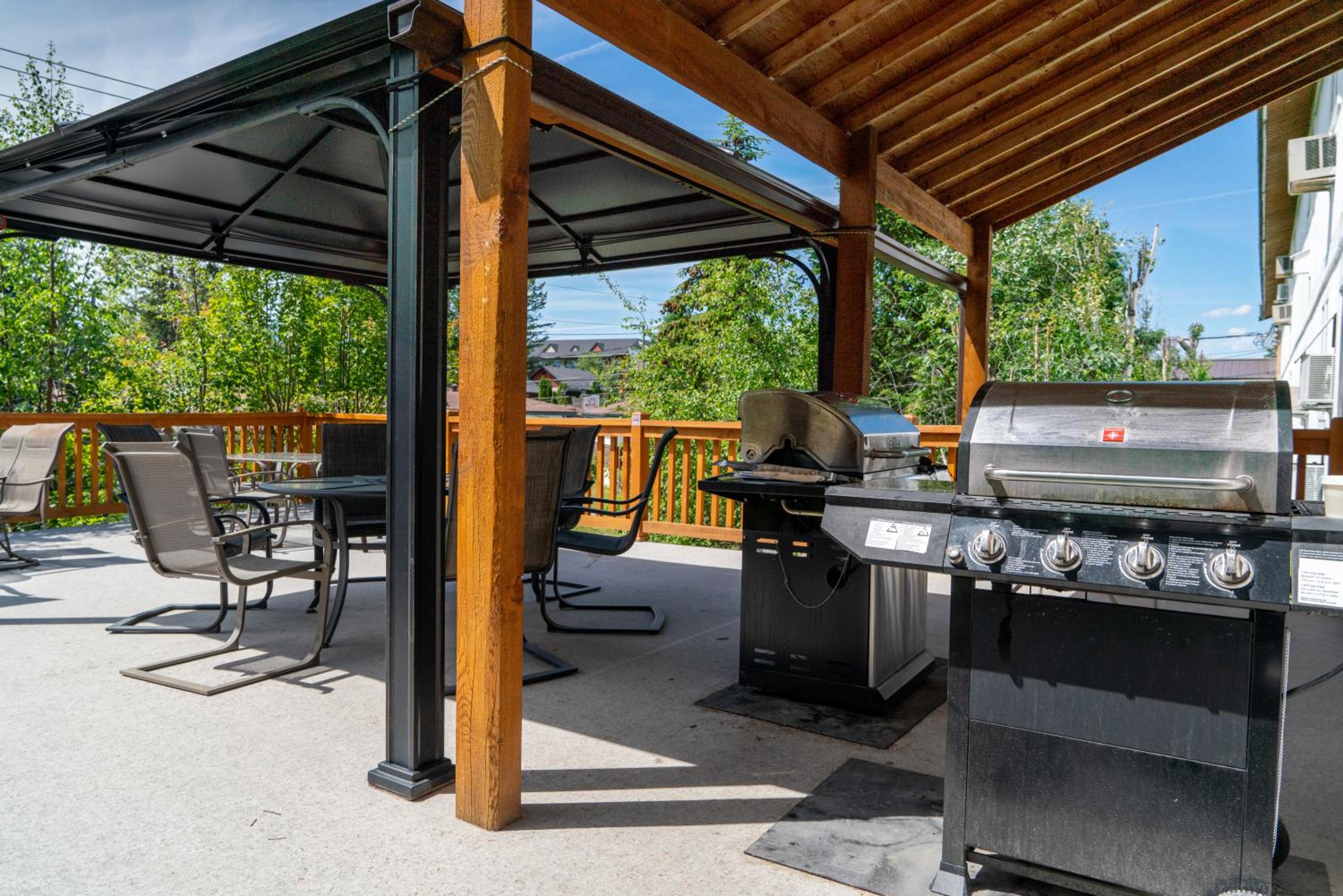 Cedar Motel - Image 3