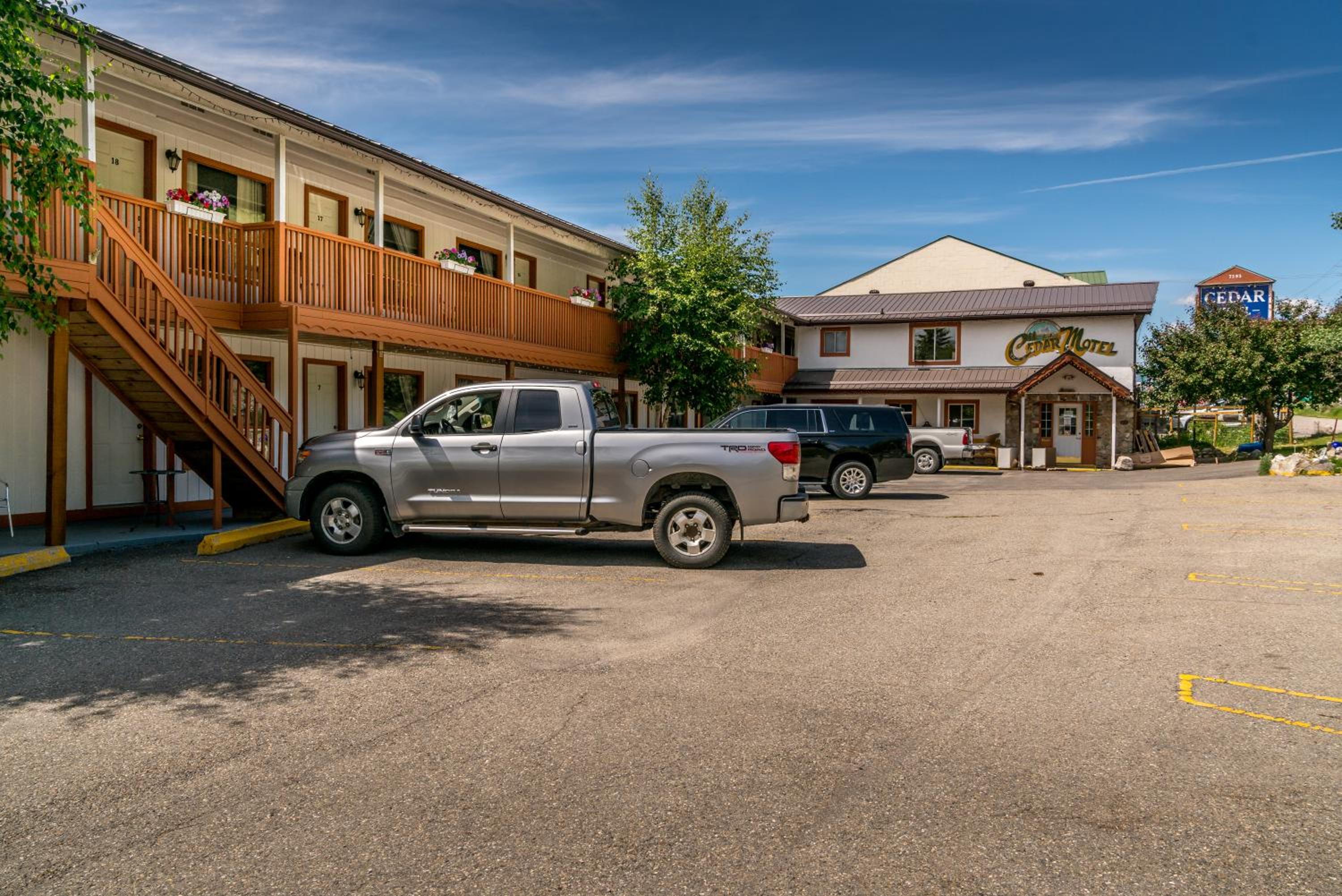 Cedar Motel