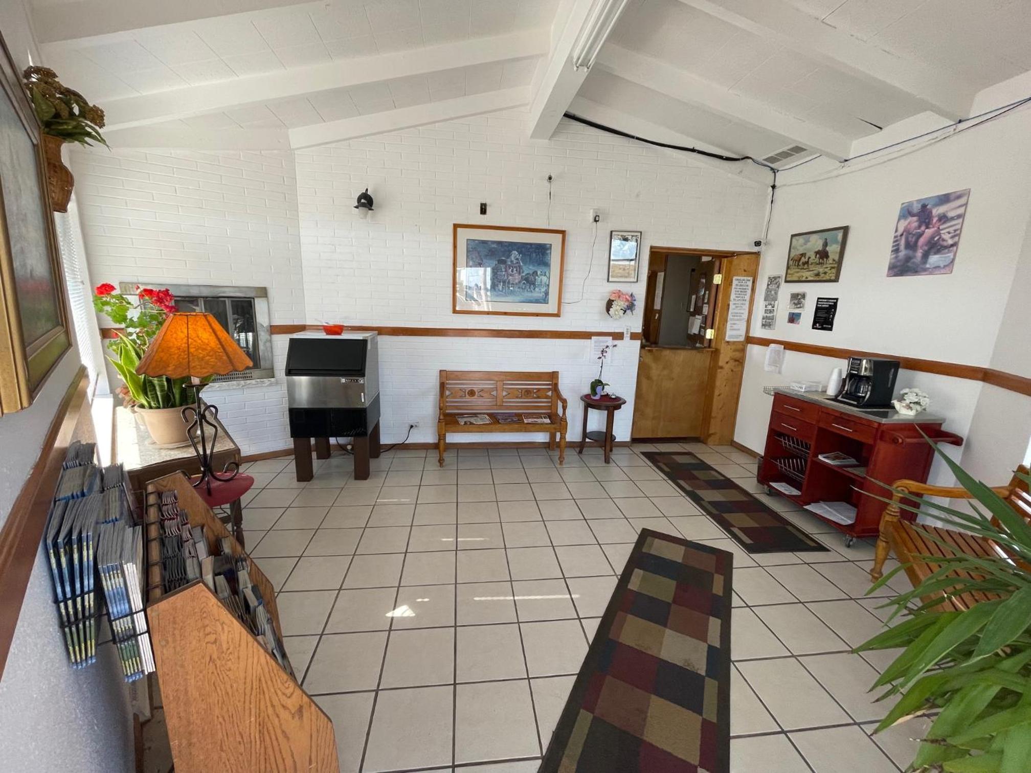 Round-Up Motel