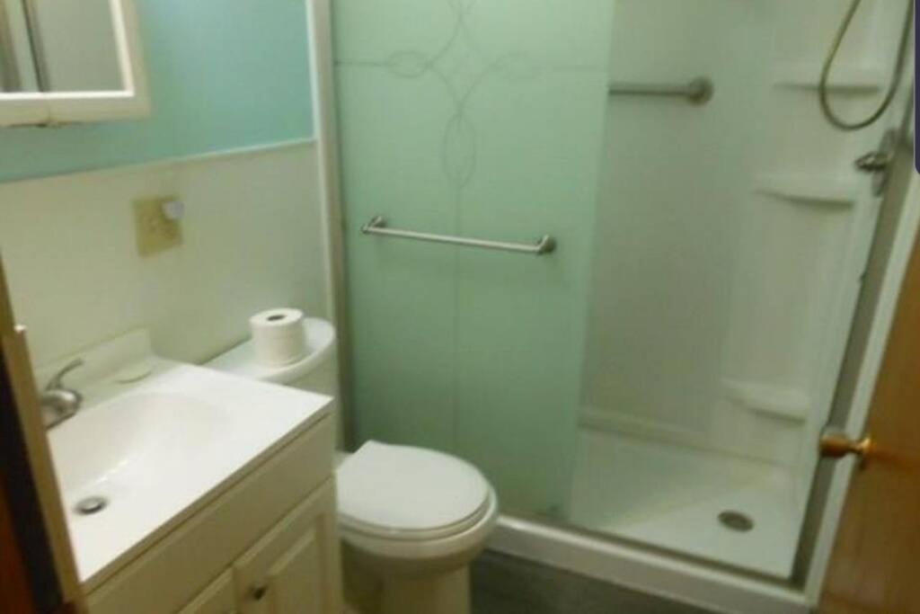 Nice and cozy home for a business or family stay. view 5