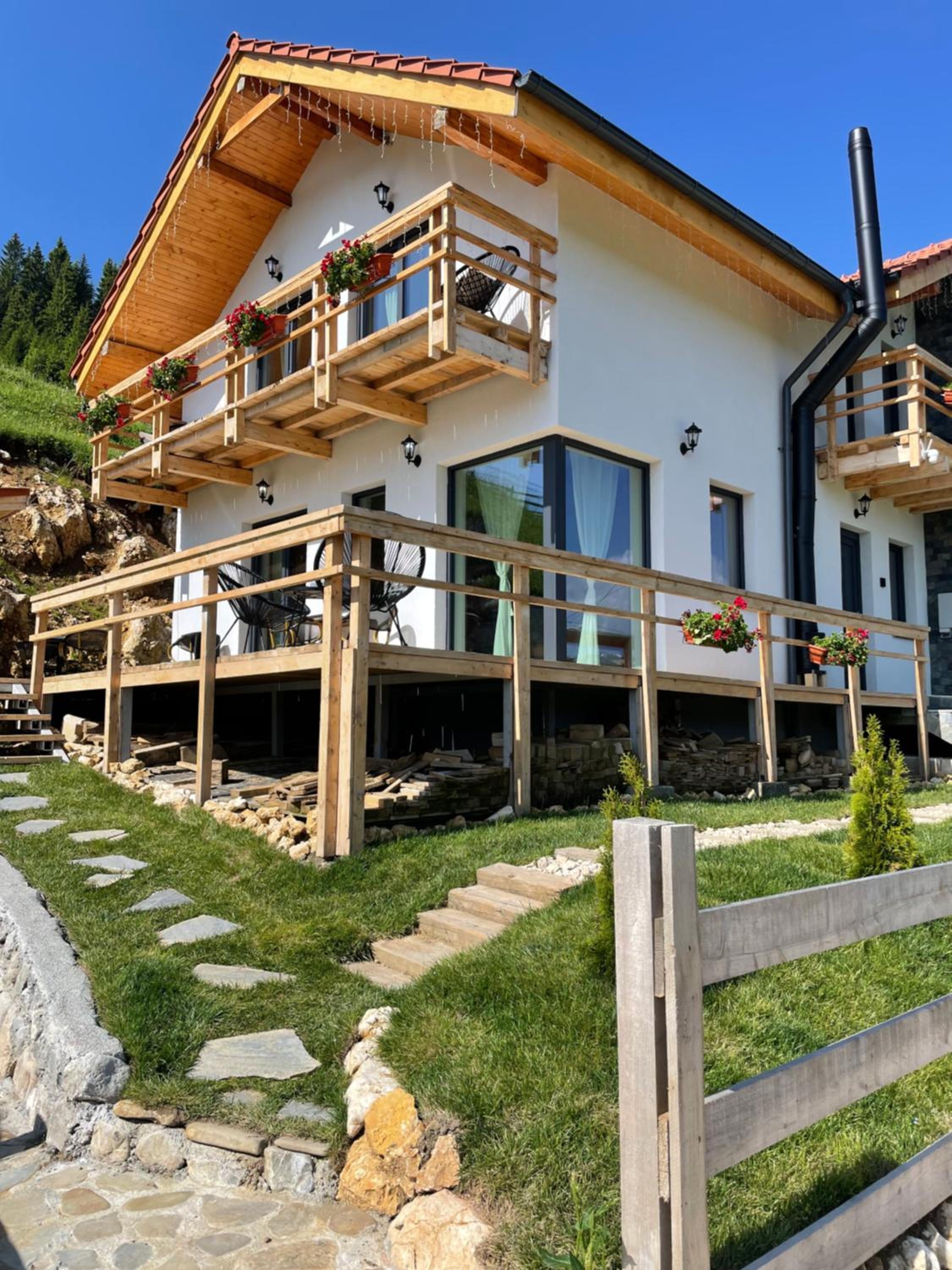 Casa de Sub Munte Fundata view 4