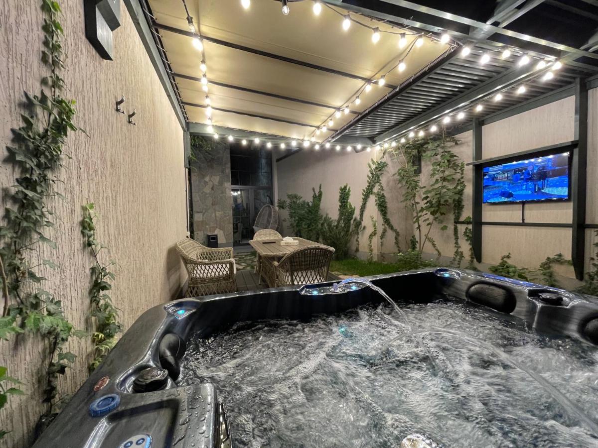 Jacuzzi