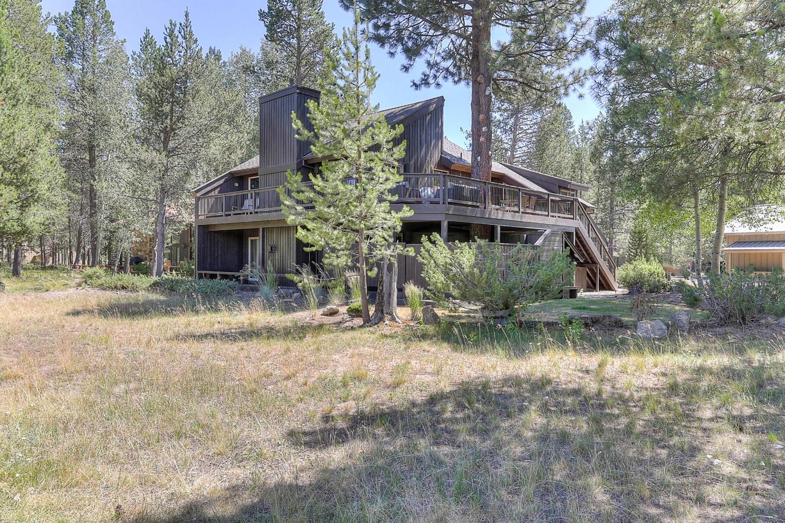 3 Spyglass Home on Meadows Golf Course feature Brand New Hot Tub and Bikes