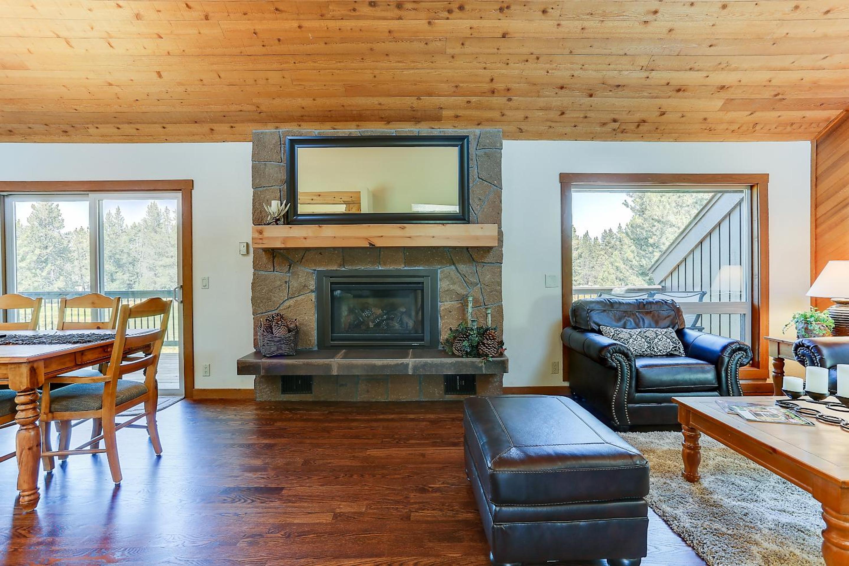 3 Spyglass Home on Meadows Golf Course feature Brand New Hot Tub and Bikes