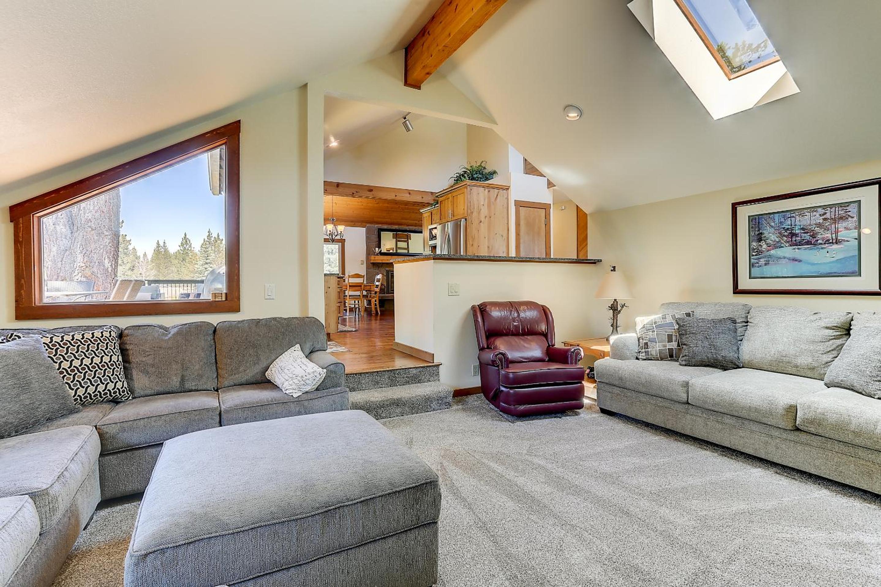 3 Spyglass Home on Meadows Golf Course feature Brand New Hot Tub and Bikes