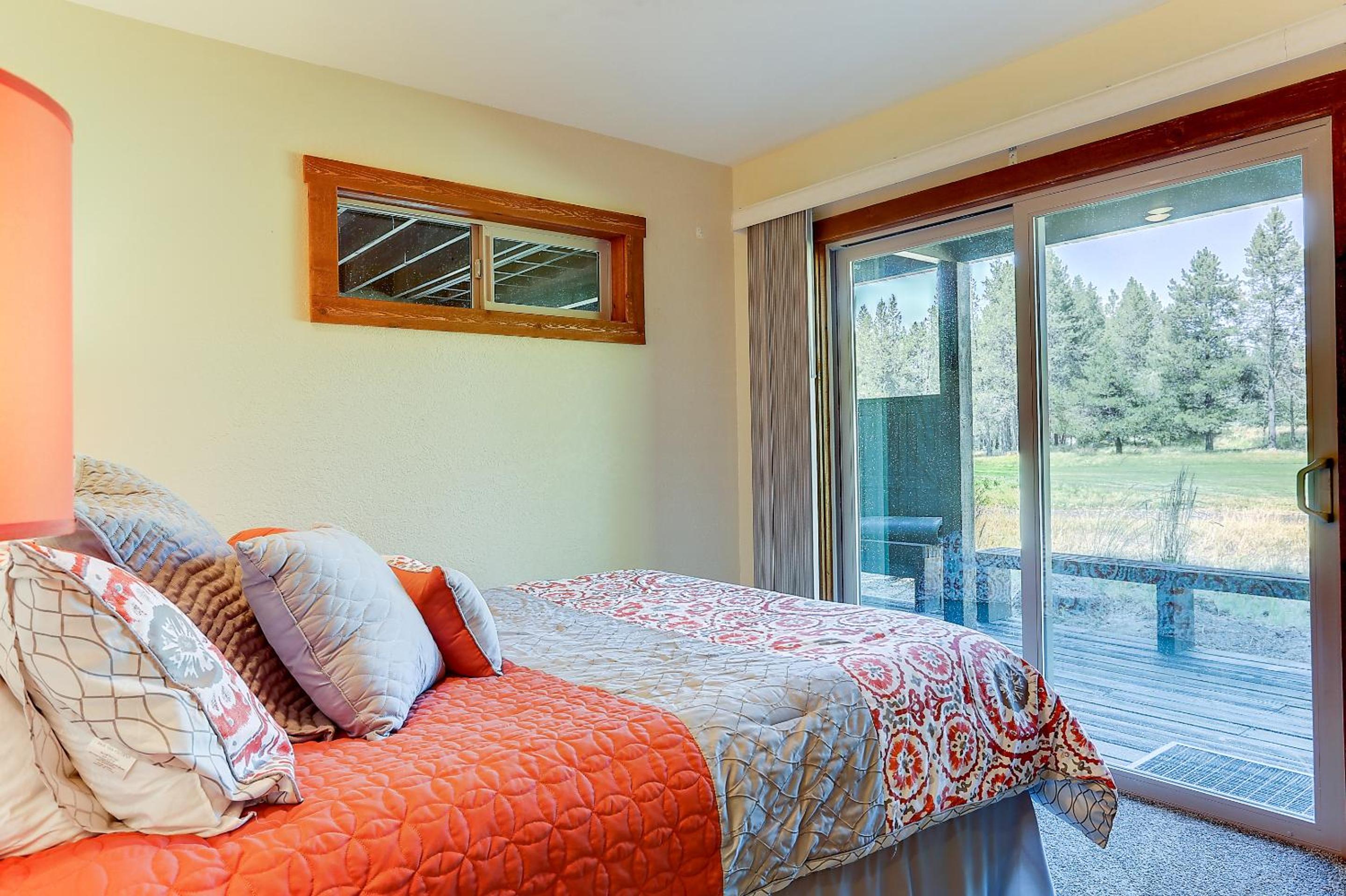 3 Spyglass Home on Meadows Golf Course feature Brand New Hot Tub and Bikes