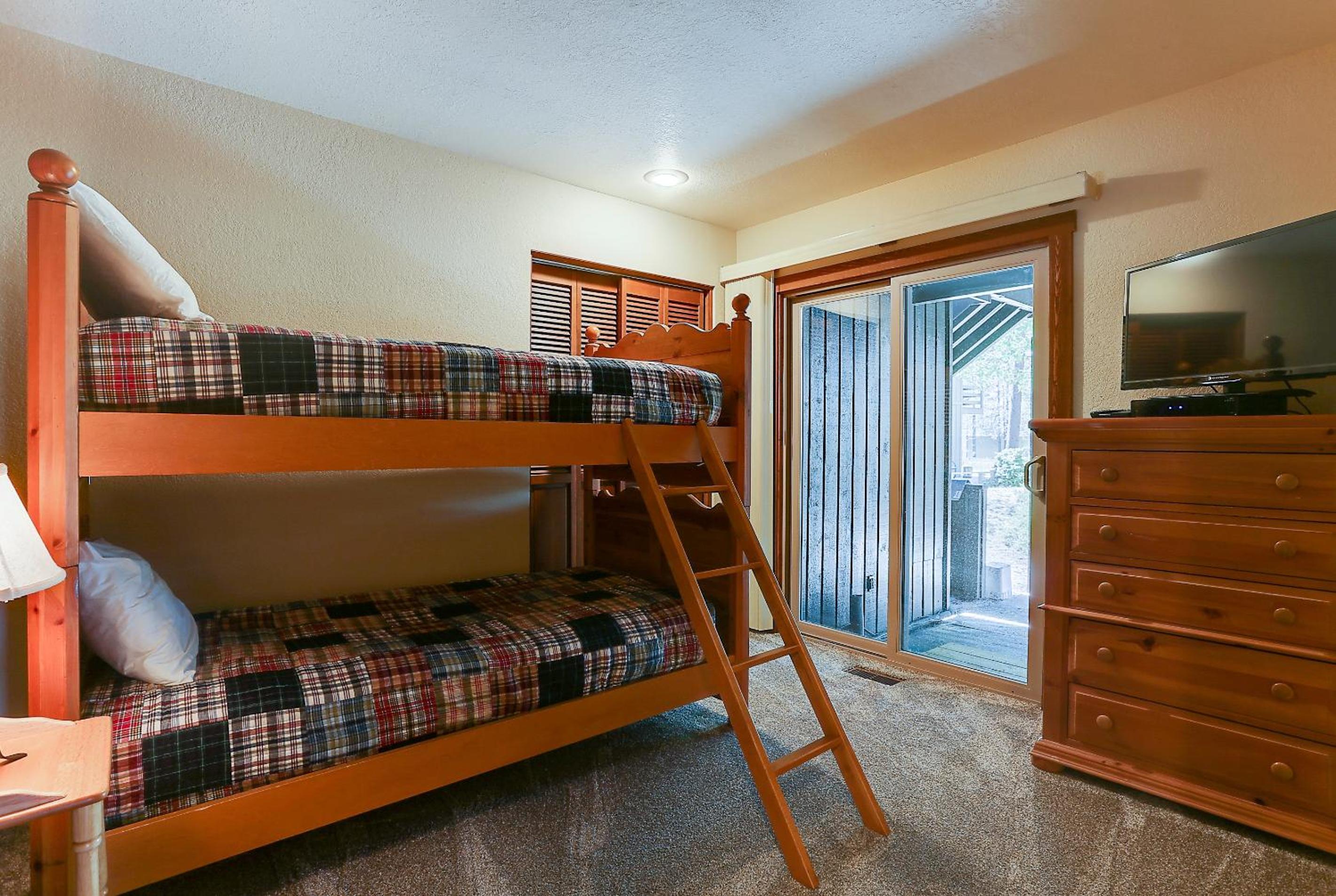 3 Spyglass Home on Meadows Golf Course feature Brand New Hot Tub and Bikes