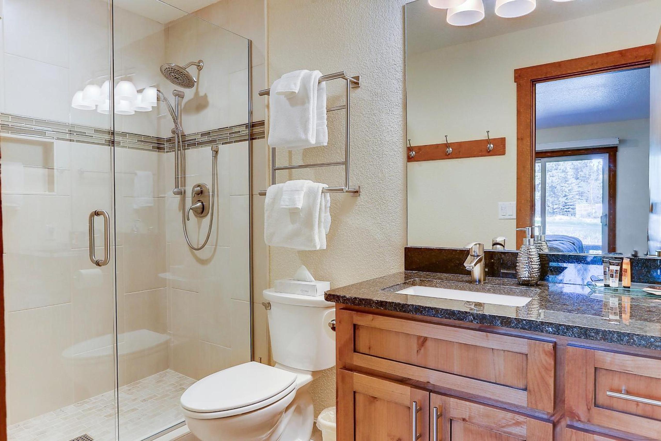 3 Spyglass Home on Meadows Golf Course feature Brand New Hot Tub and Bikes