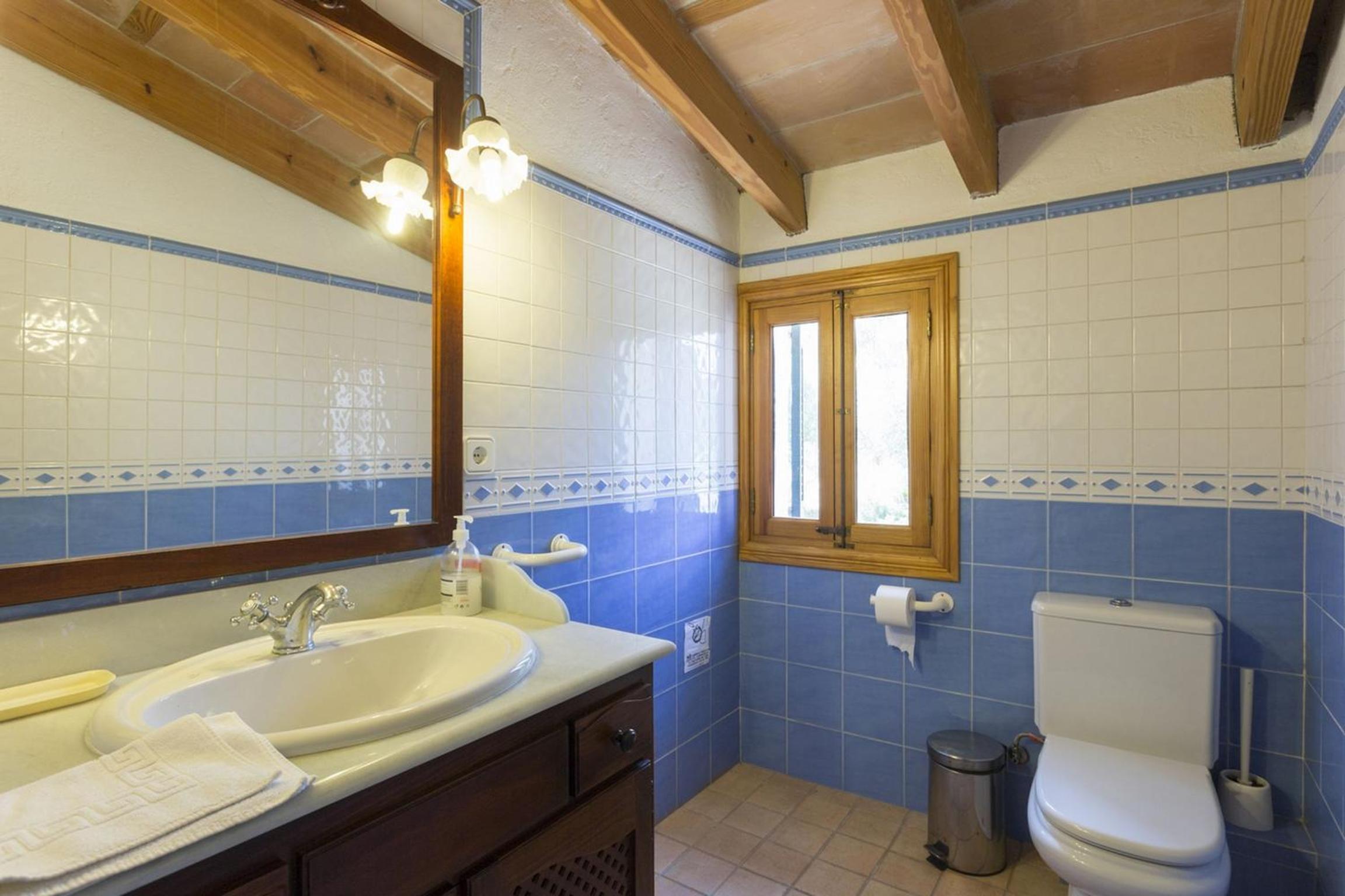 Spacious apartment in Pollenca with mountain view
