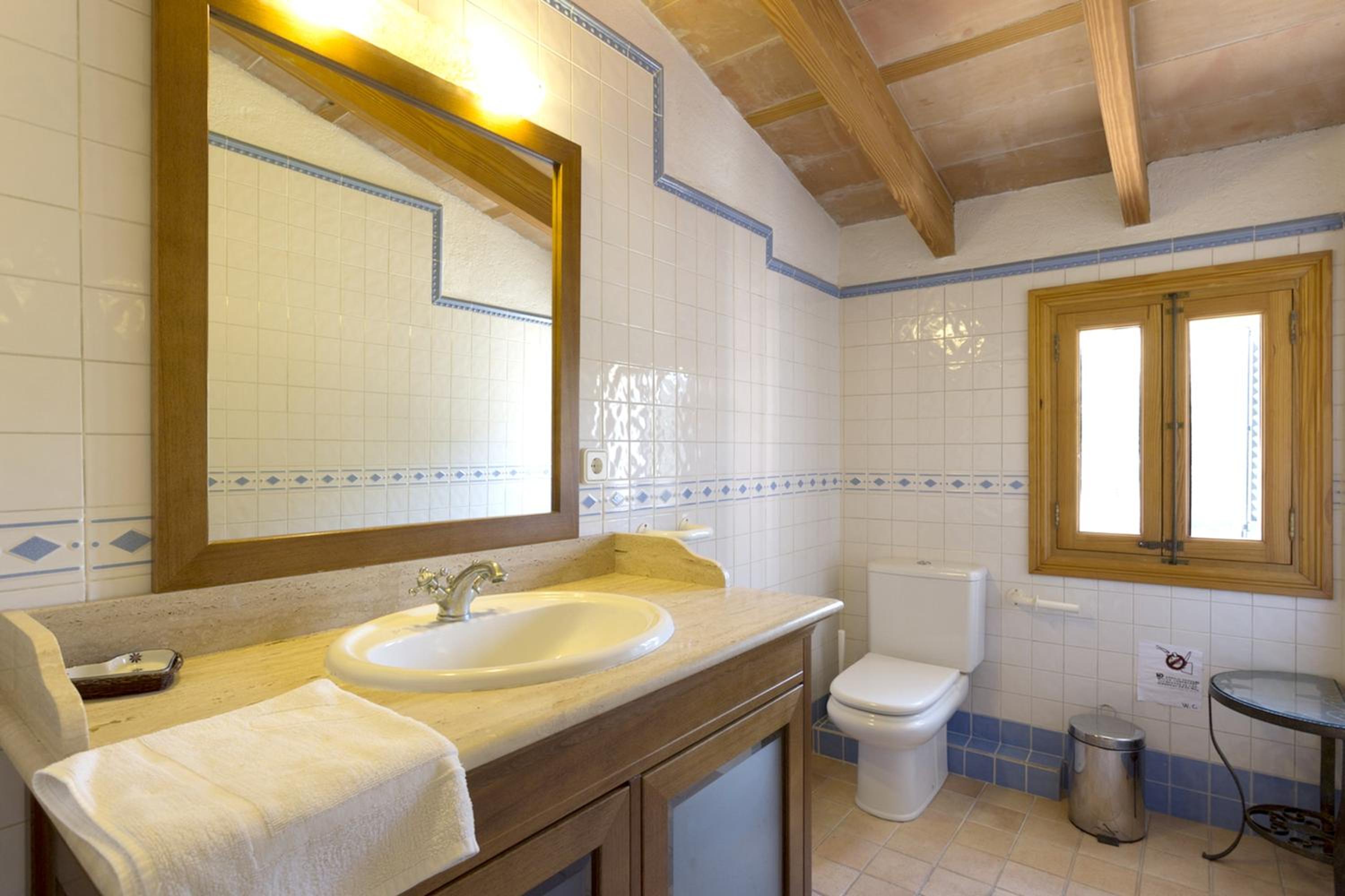 Spacious apartment in Pollenca with mountain view