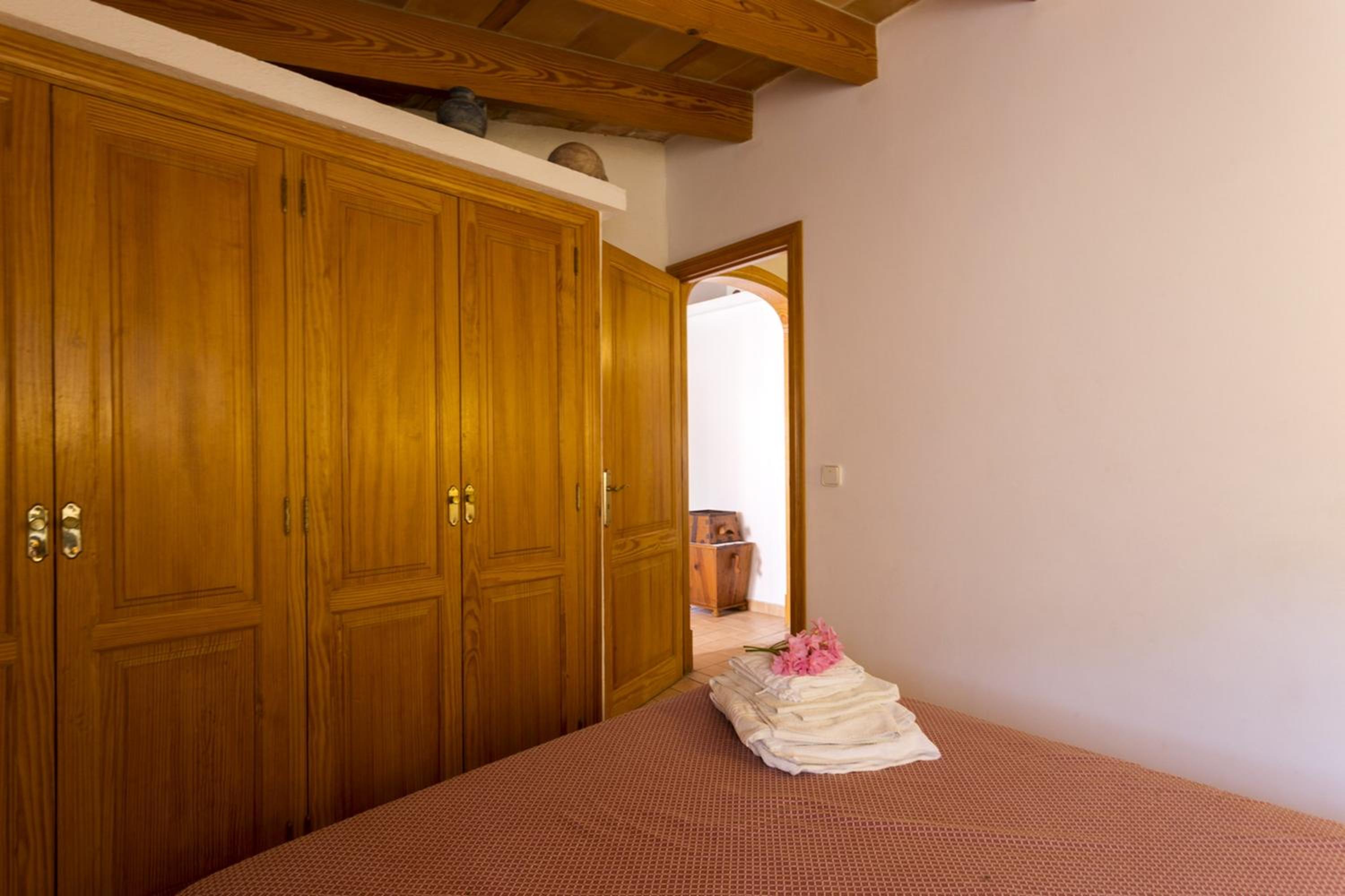 Spacious apartment in Pollenca with mountain view