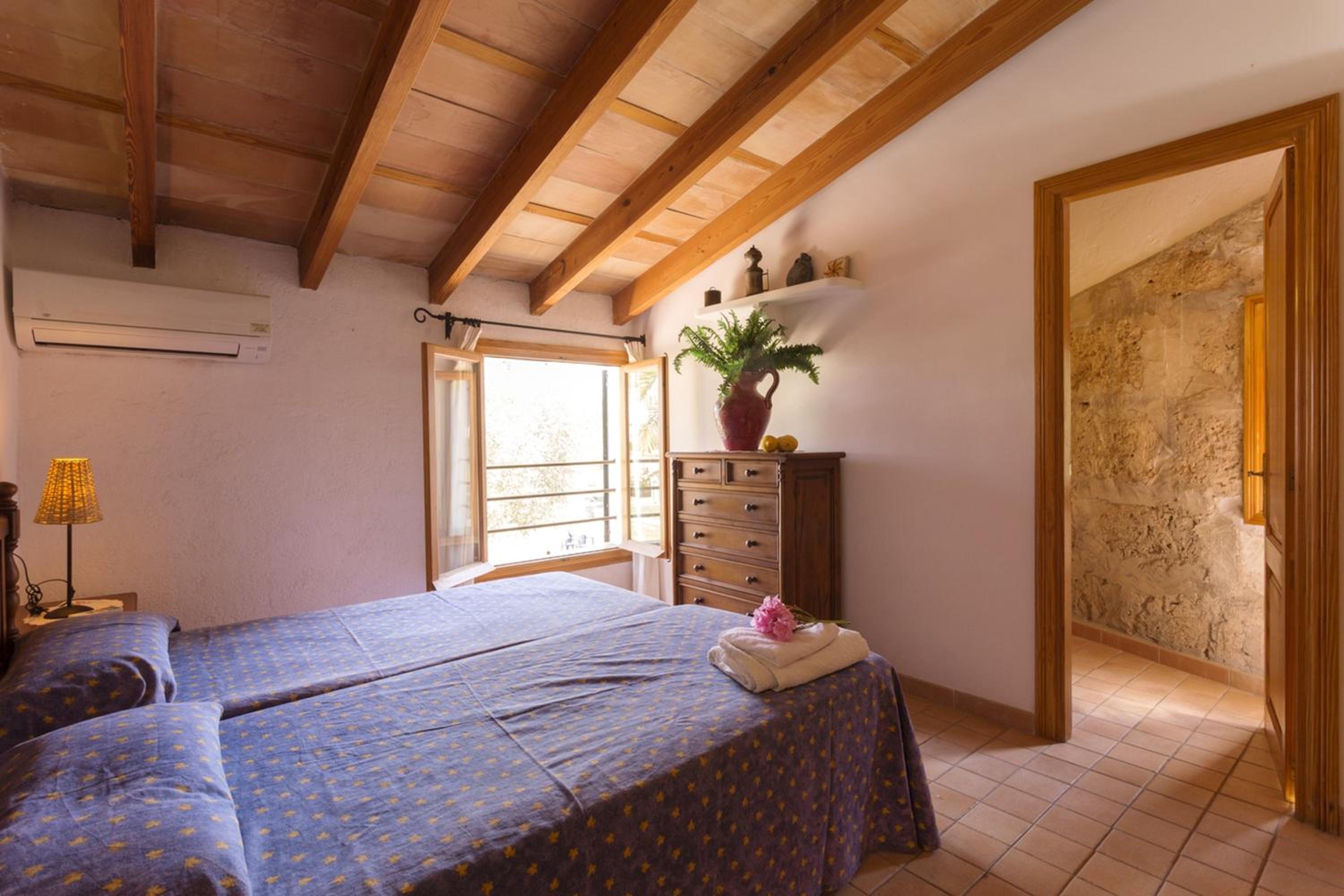 Spacious apartment in Pollenca with mountain view