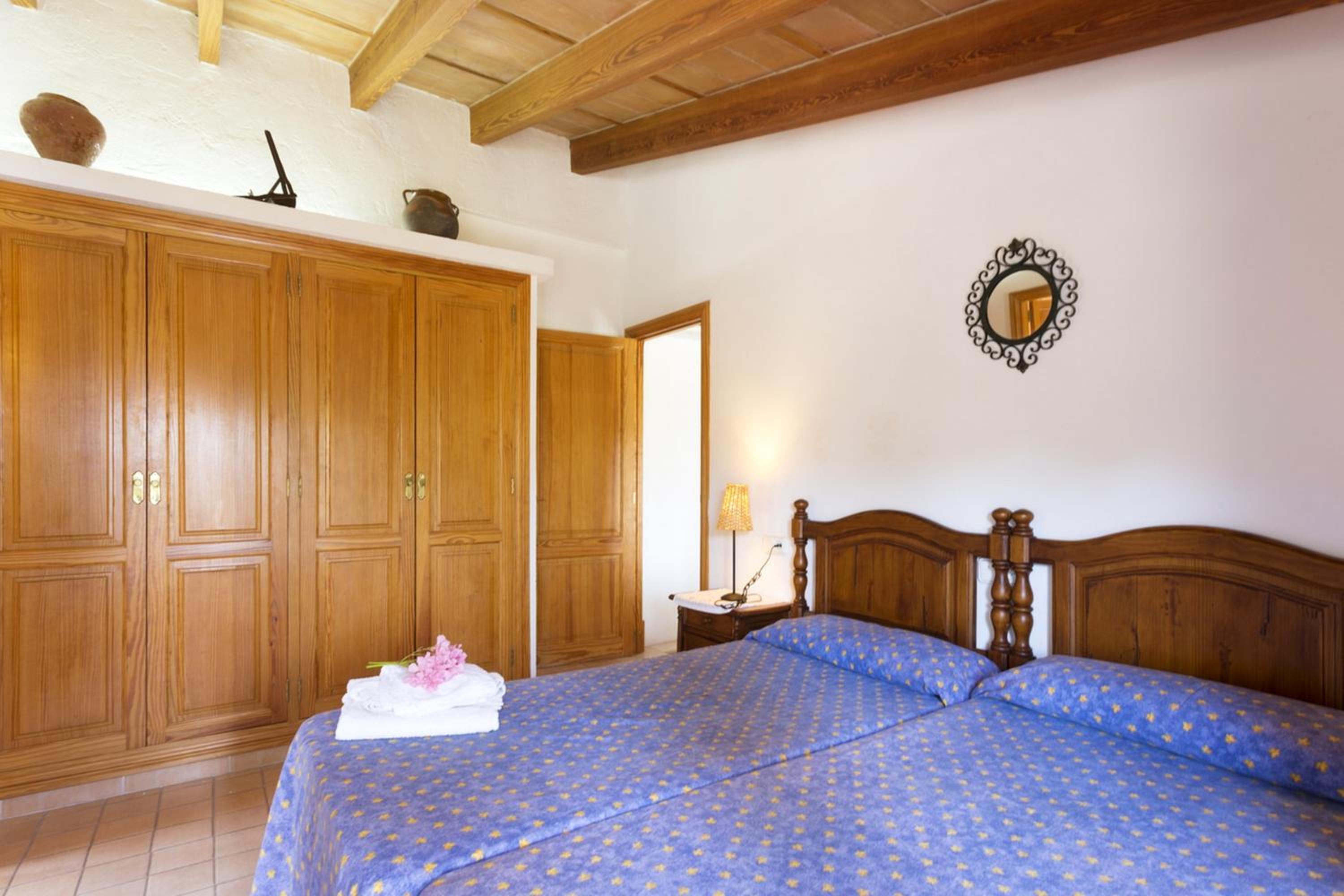 Spacious apartment in Pollenca with mountain view