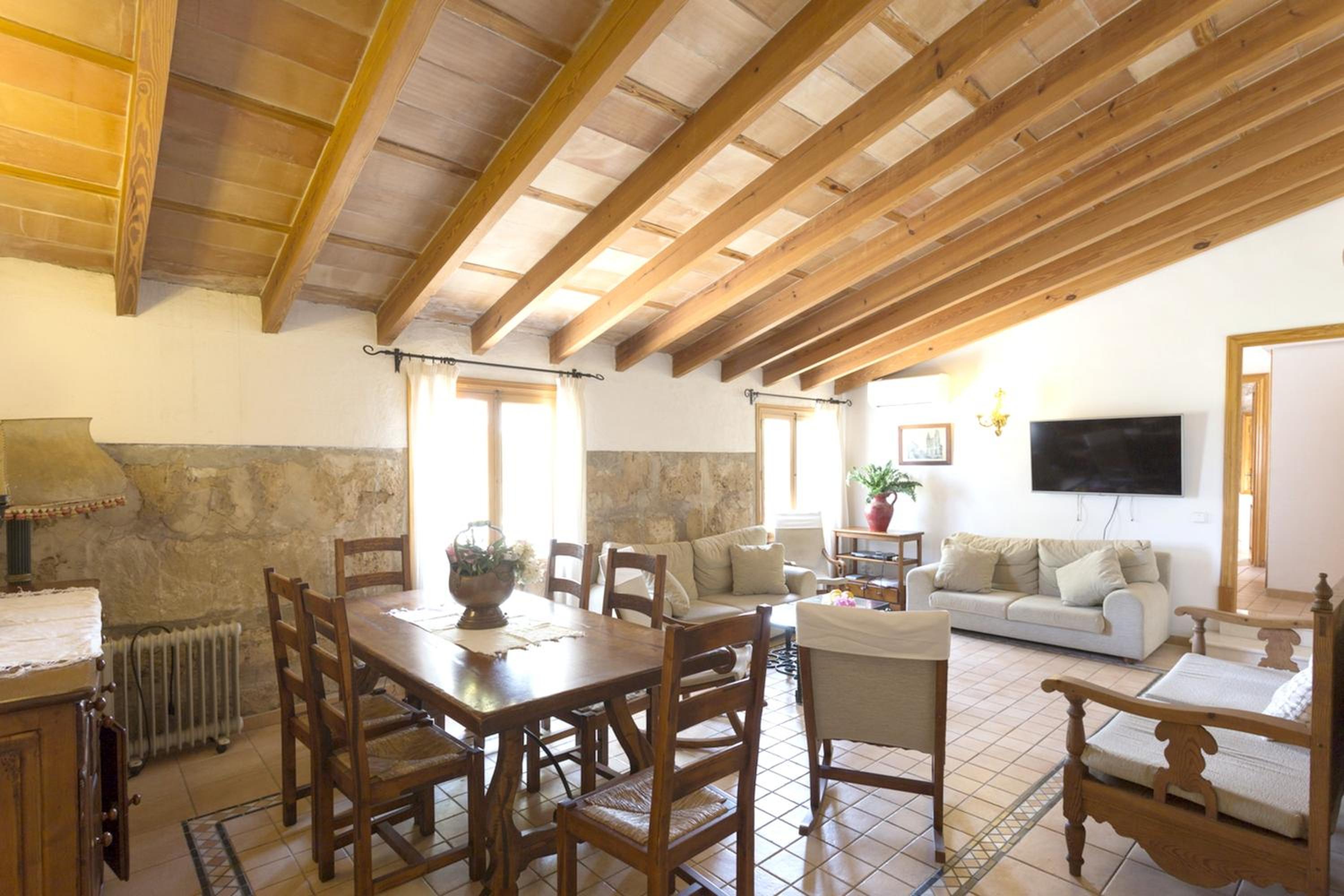 Spacious apartment in Pollenca with mountain view