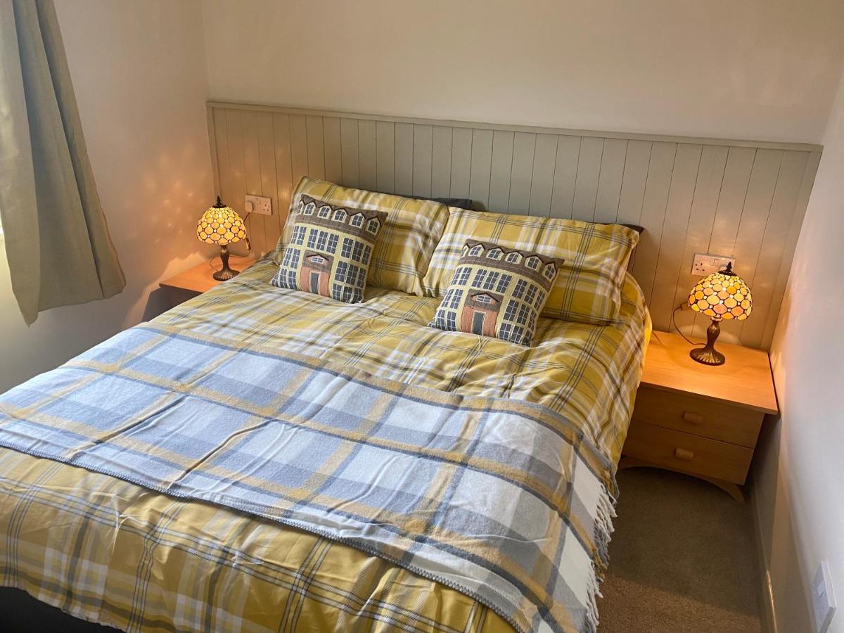 Woodlands Hare Chalet, Bideford Bay Holiday Park view 4