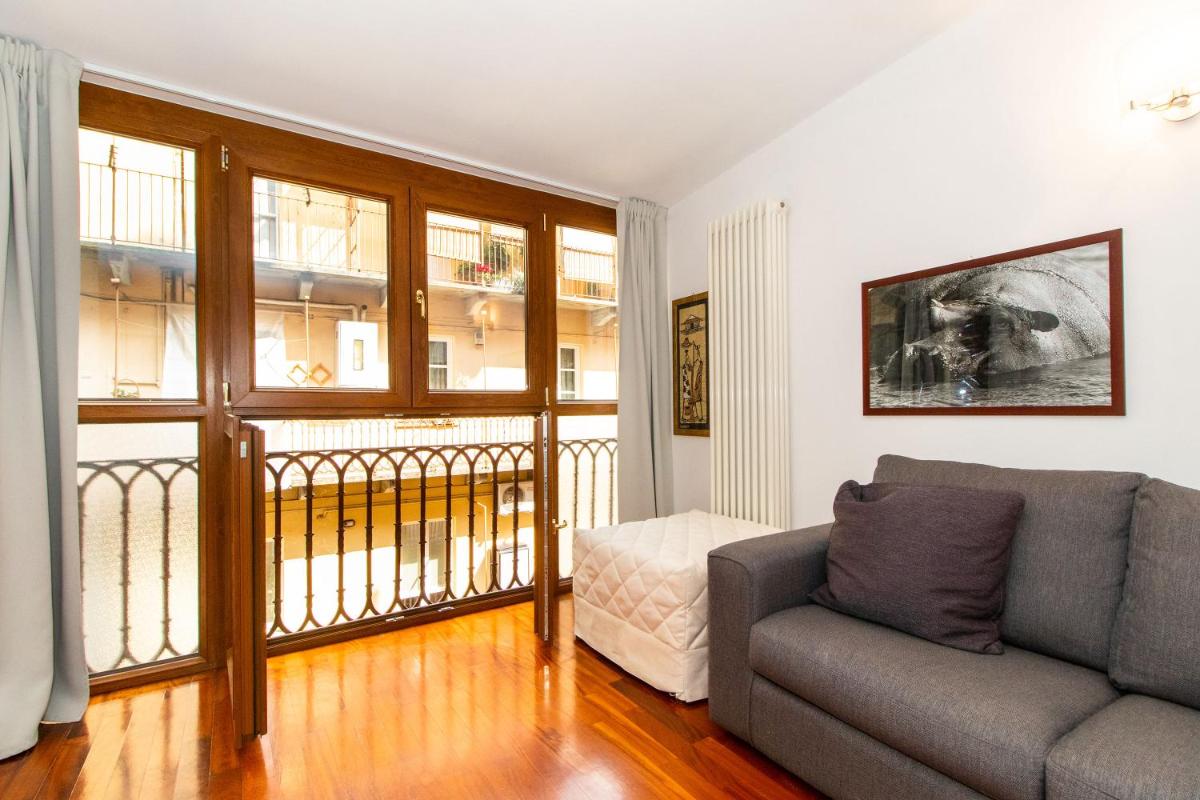 Quadrilatero Romano Central Apartment view 4