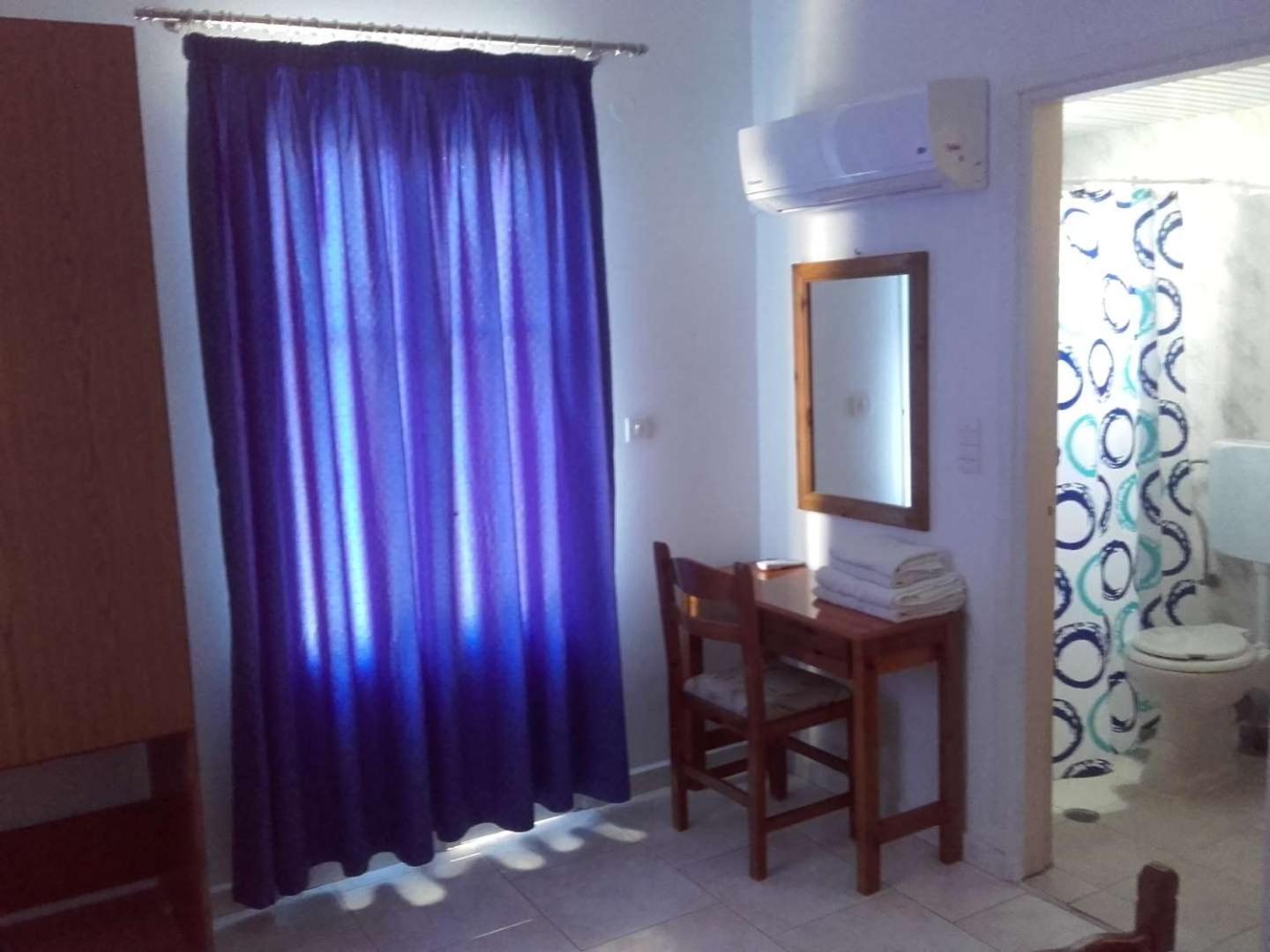 Nikos Apartments