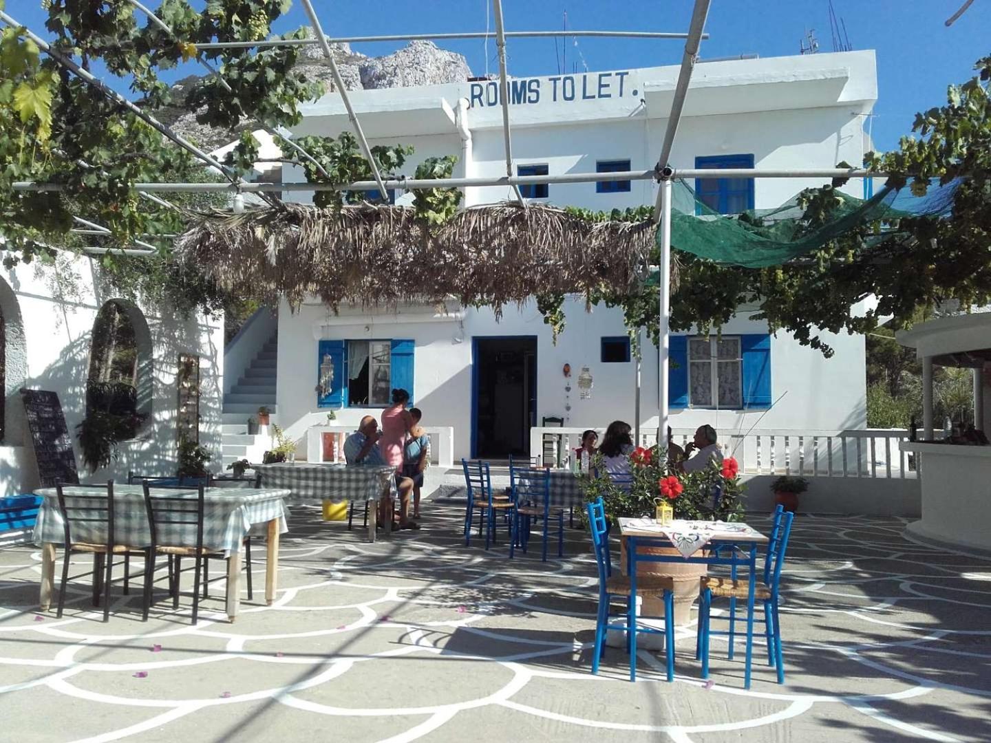 Nikos Apartments
