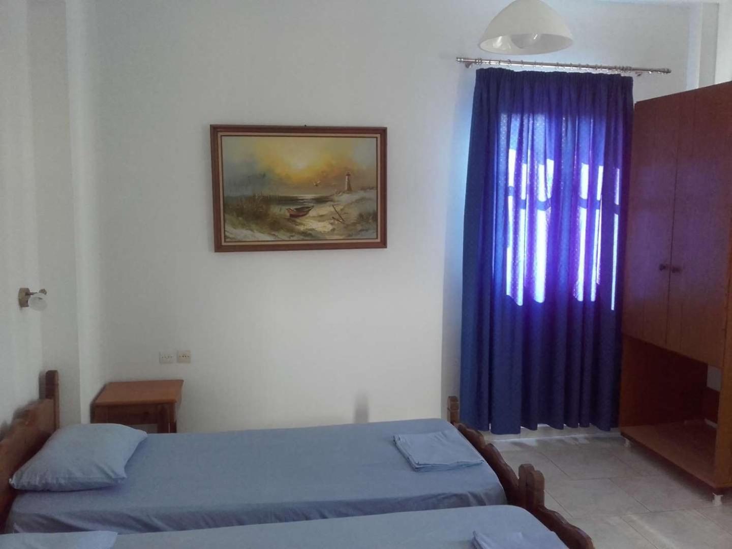 Nikos Apartments