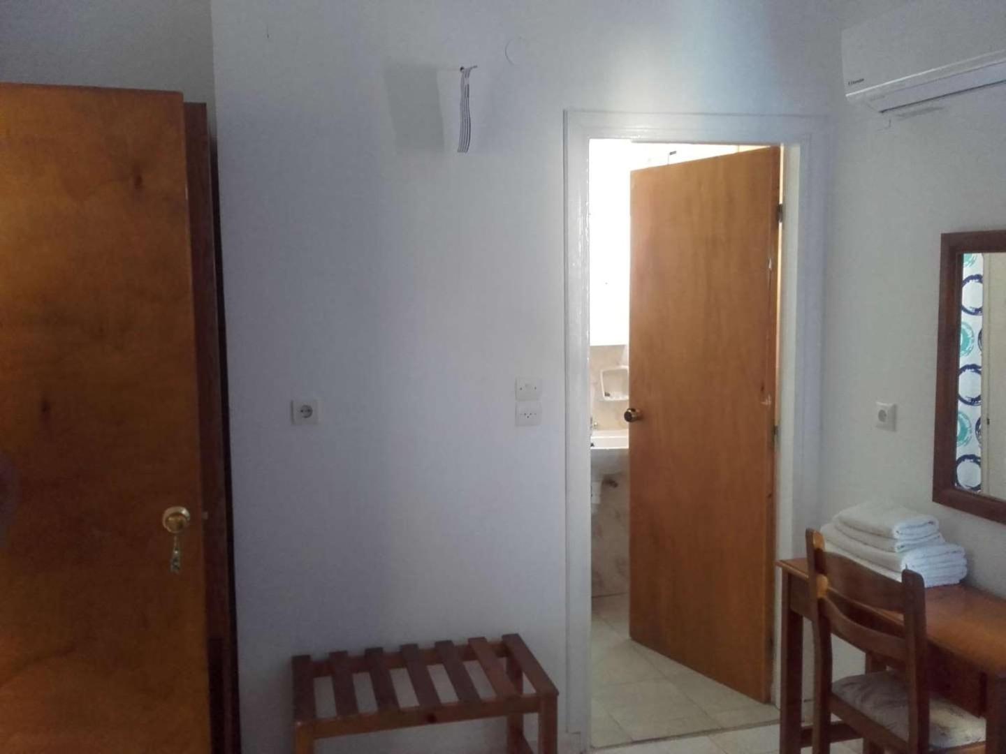 Nikos Apartments