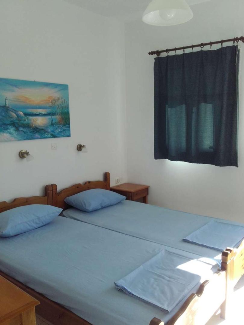 Nikos Apartments