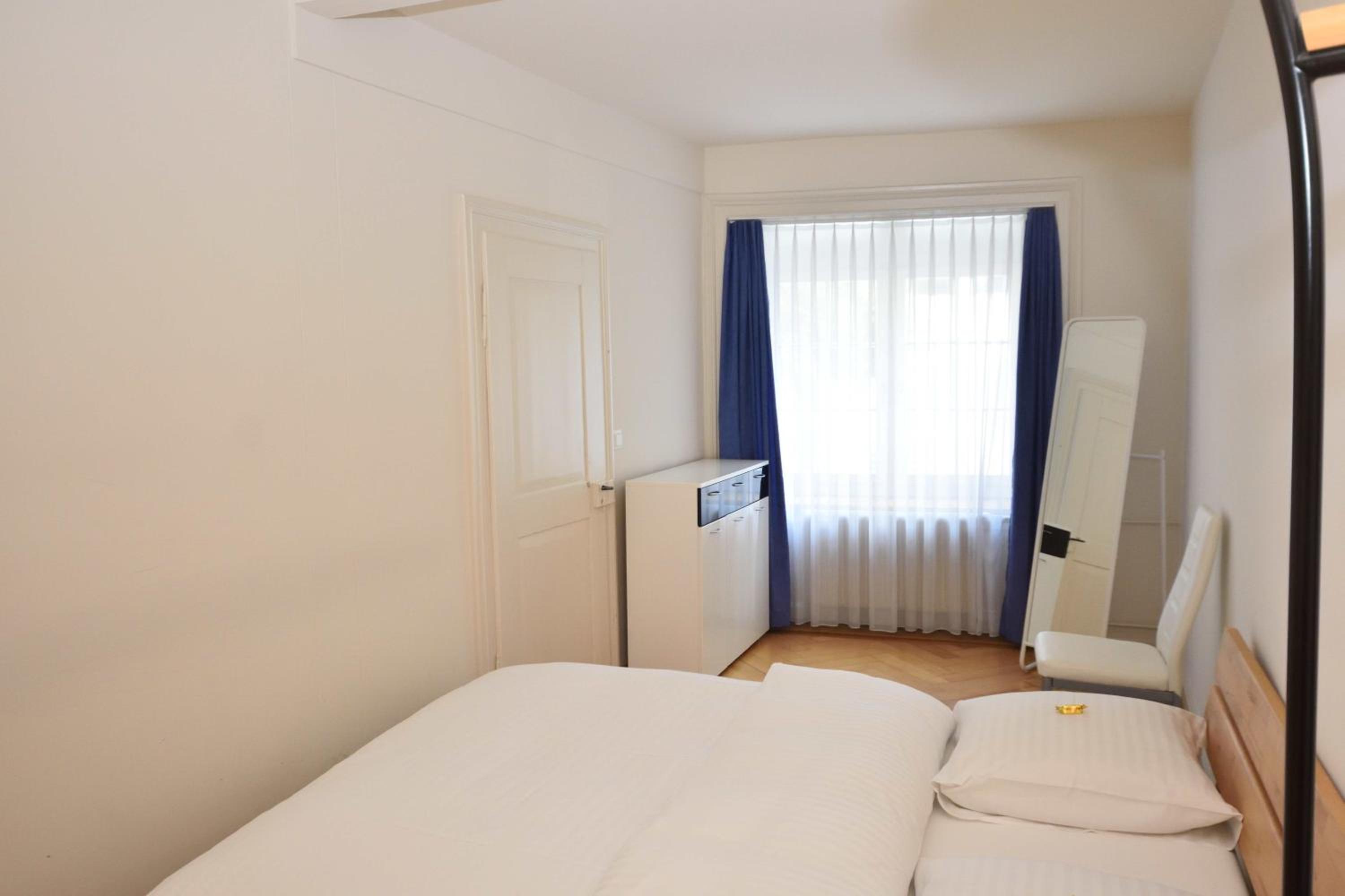 1BR flat in historical center - Symbol 3