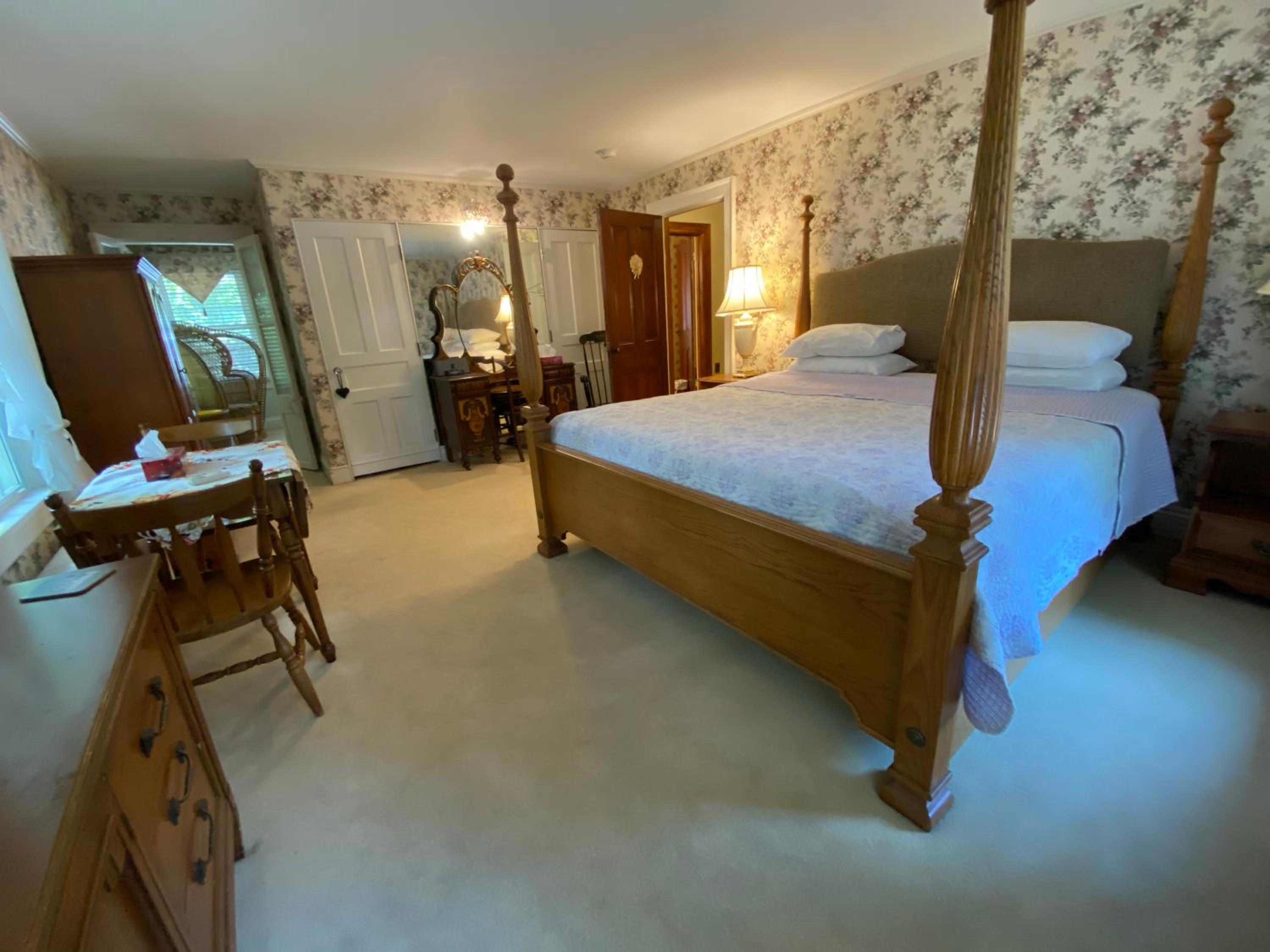 Bernard Gray Hall Bed and Breakfast