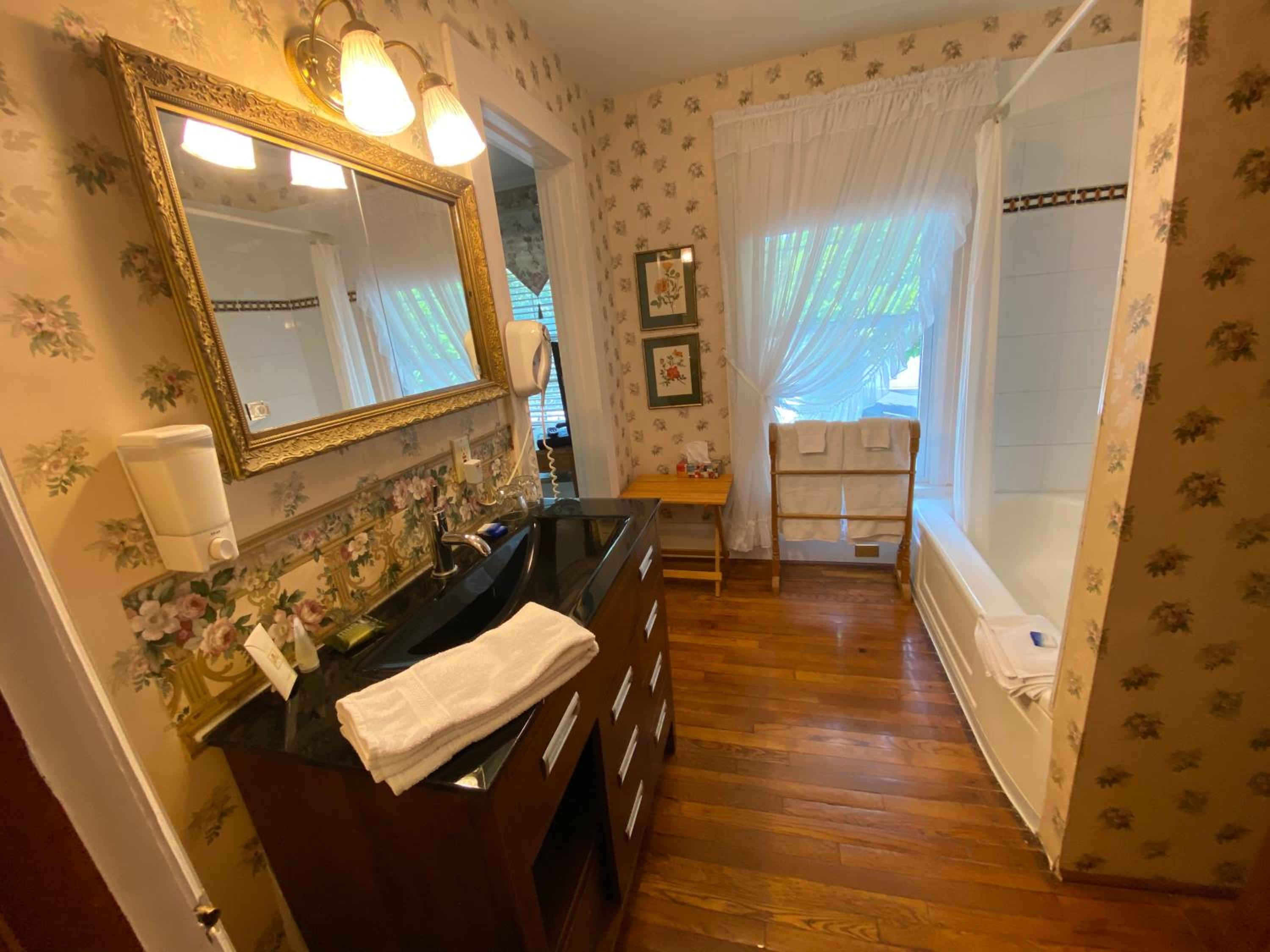 Bernard Gray Hall Bed and Breakfast