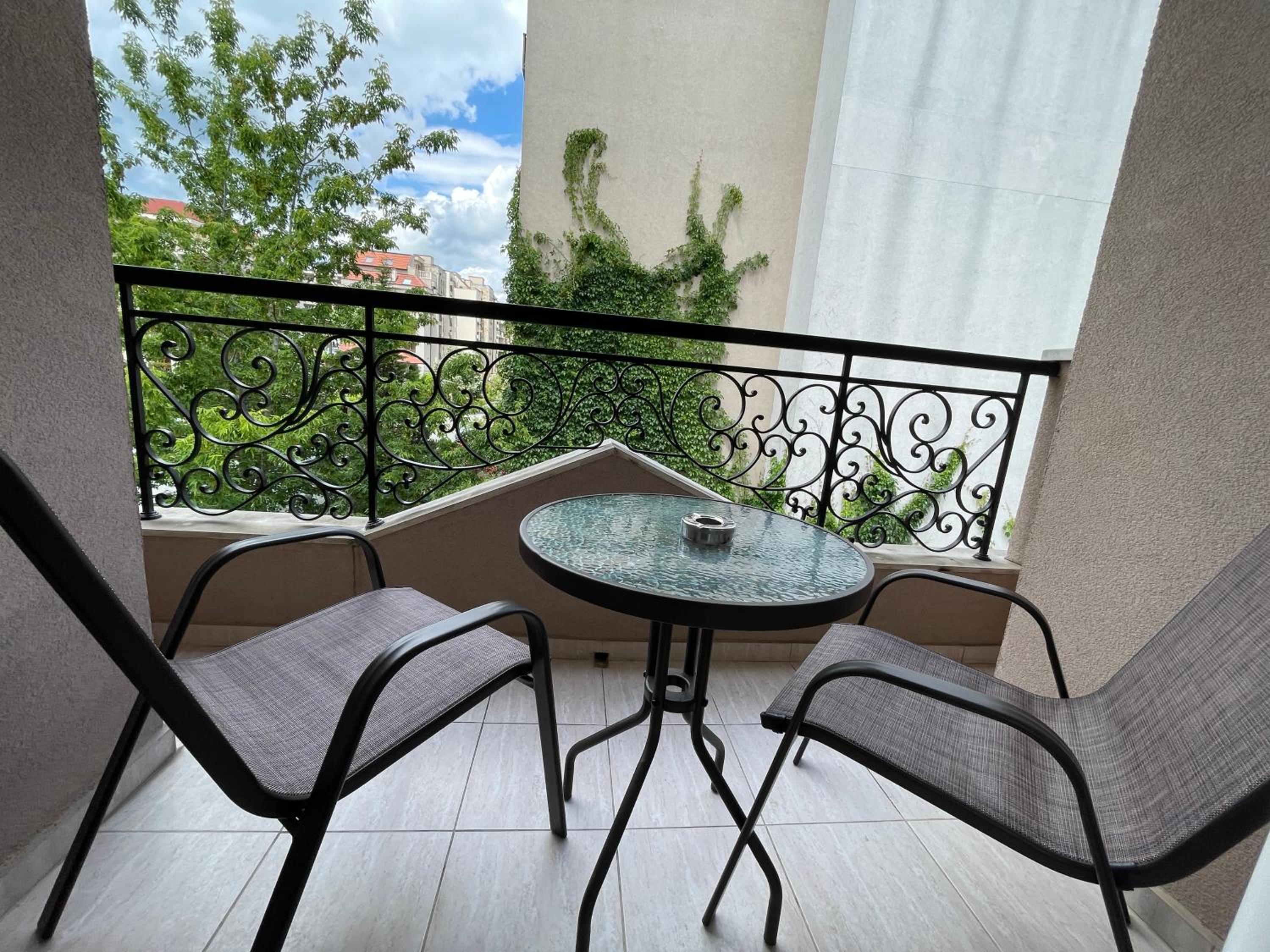 balcony