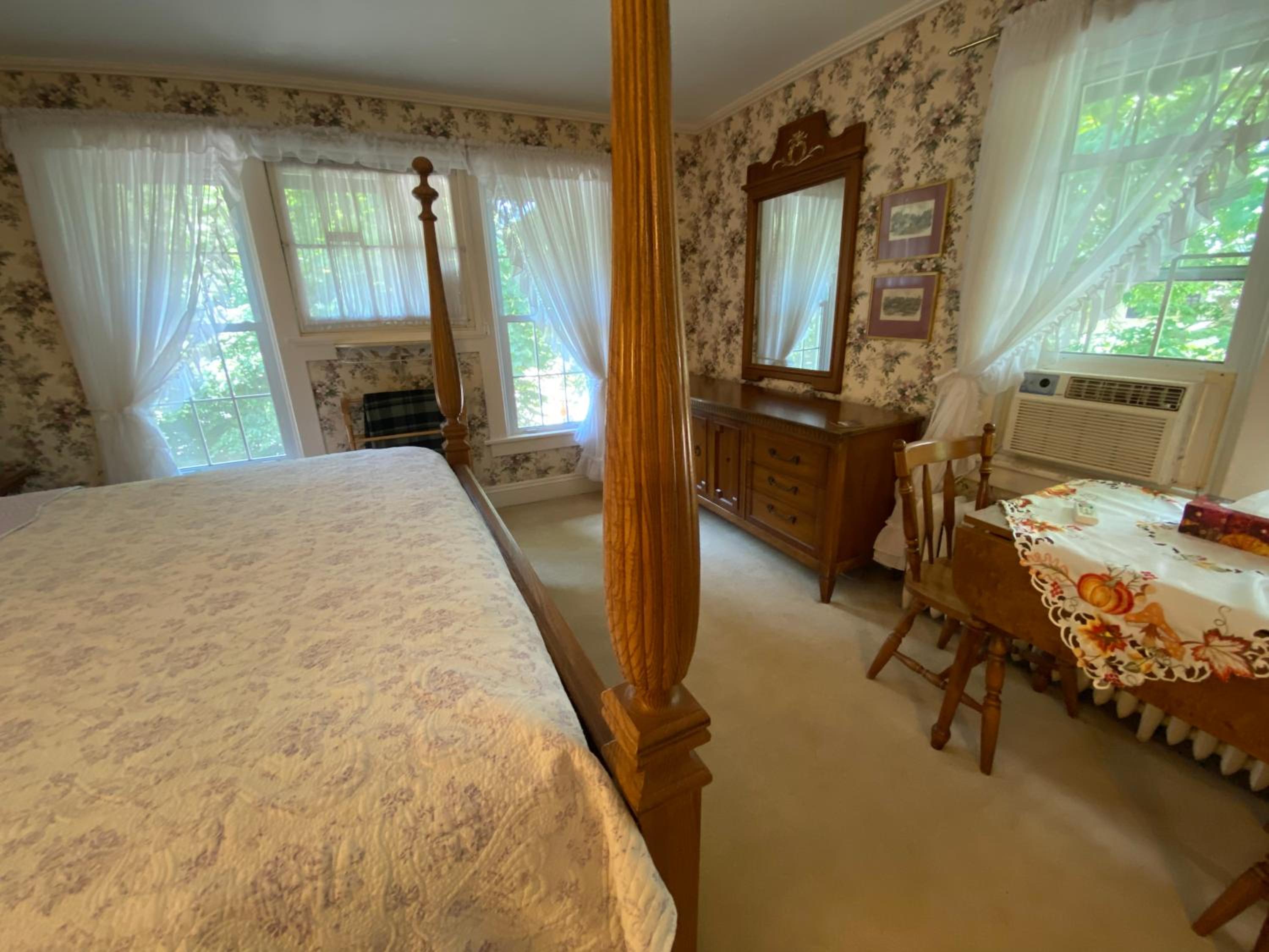 Bernard Gray Hall Bed and Breakfast