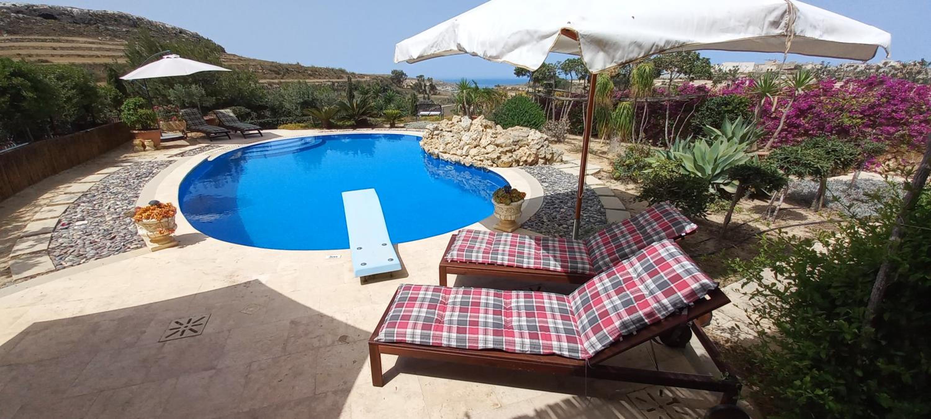 Dar Ta' Xmun - idyllic farmhouse with pool, garden, seaview & sunset photo 2