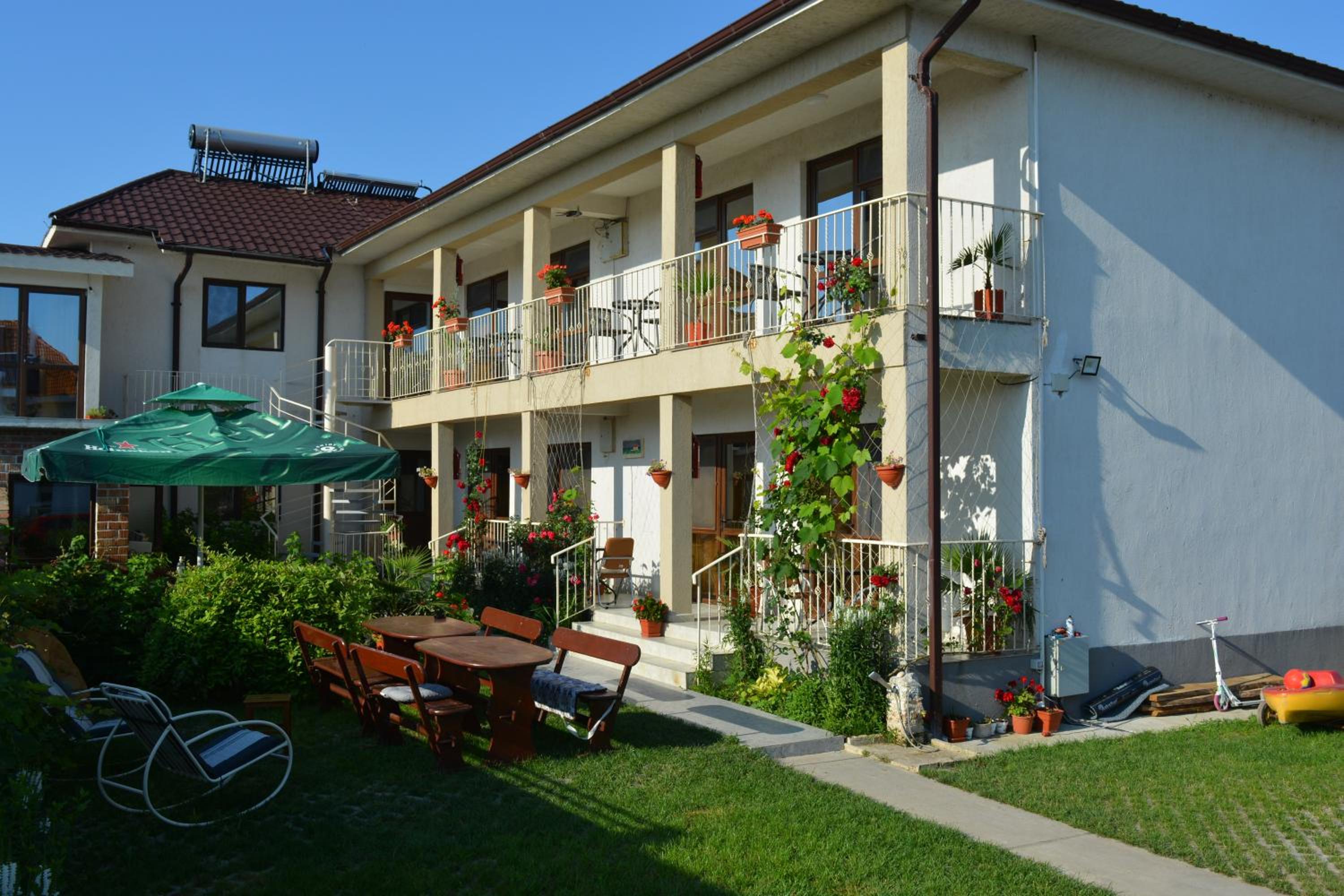 Photo 16