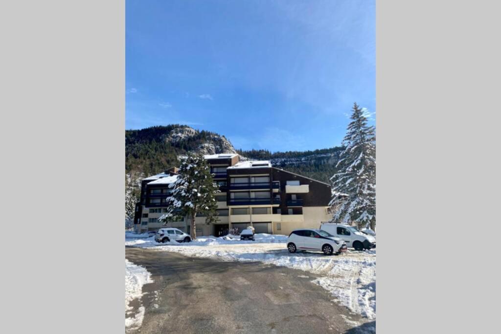 Appartement chaleureux - pied des pistes view 4