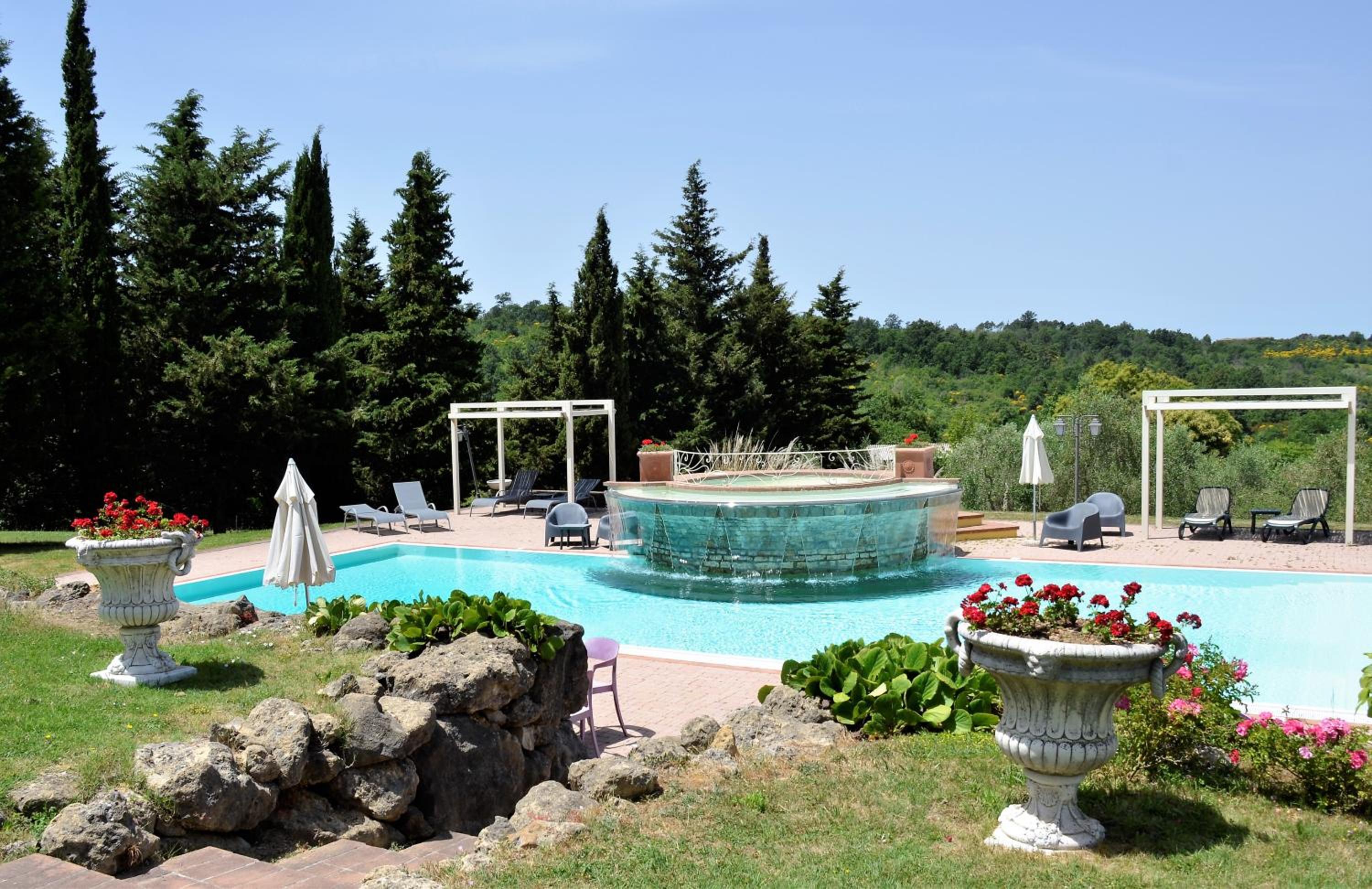 Villa Le Polle di Meletro - Exclusive Tuscan Villa with Private Pool & Panoramic Glass Sauna