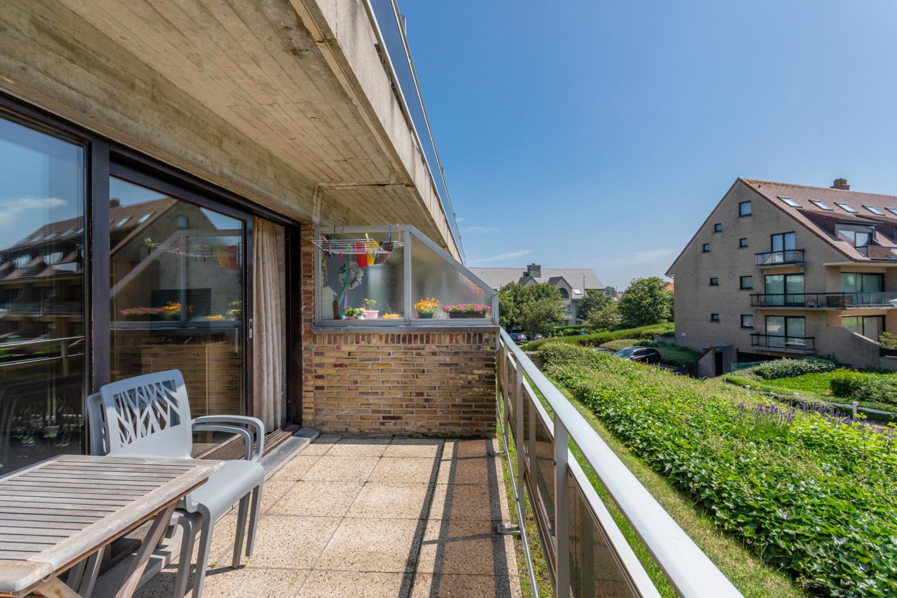Zuydcoote B0 - 1 bedroom 5p - groundfloor - sunny located at 5 steps from the sea