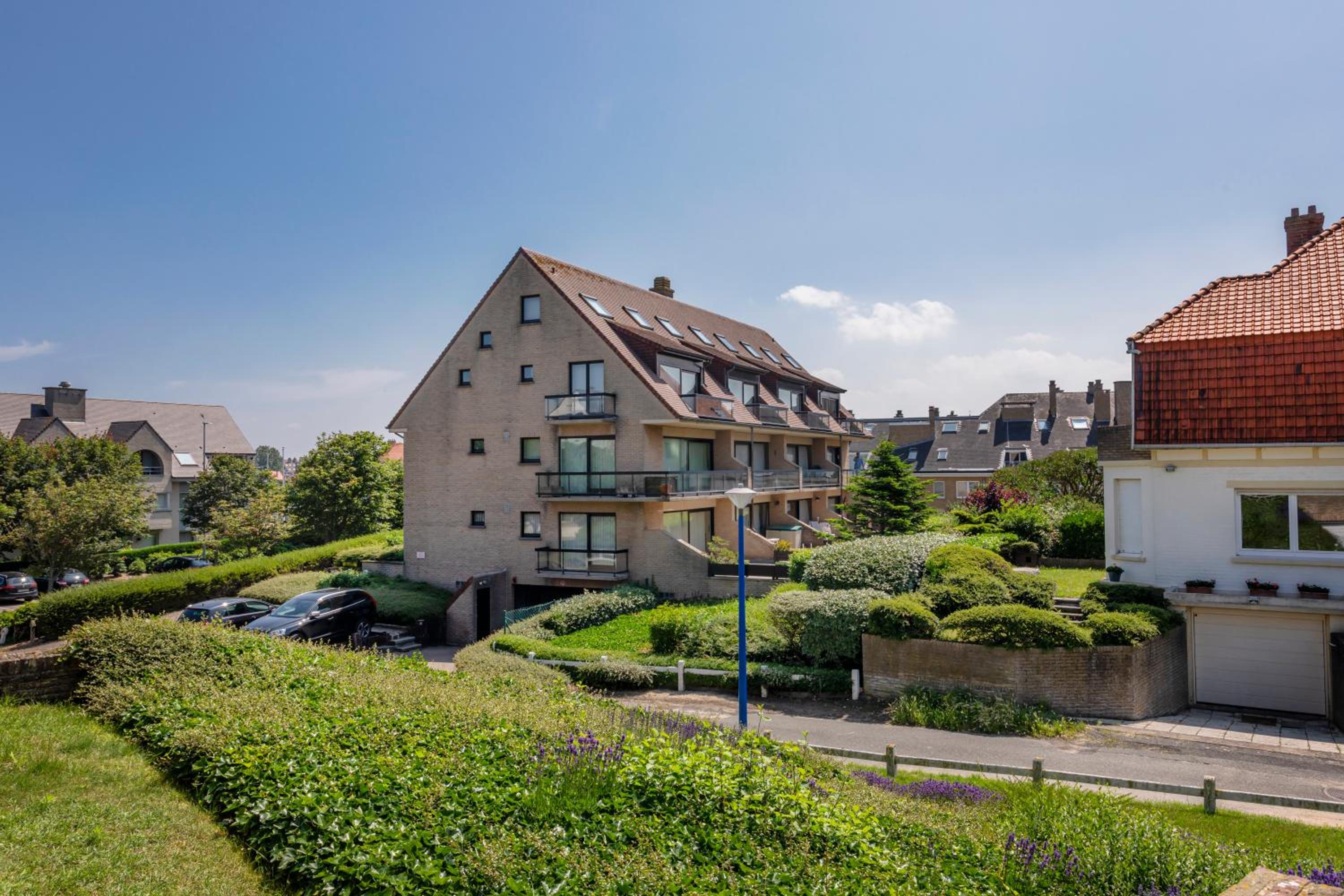 Zuydcoote B0 - 1 bedroom 5p - groundfloor - sunny located at 5 steps from the sea