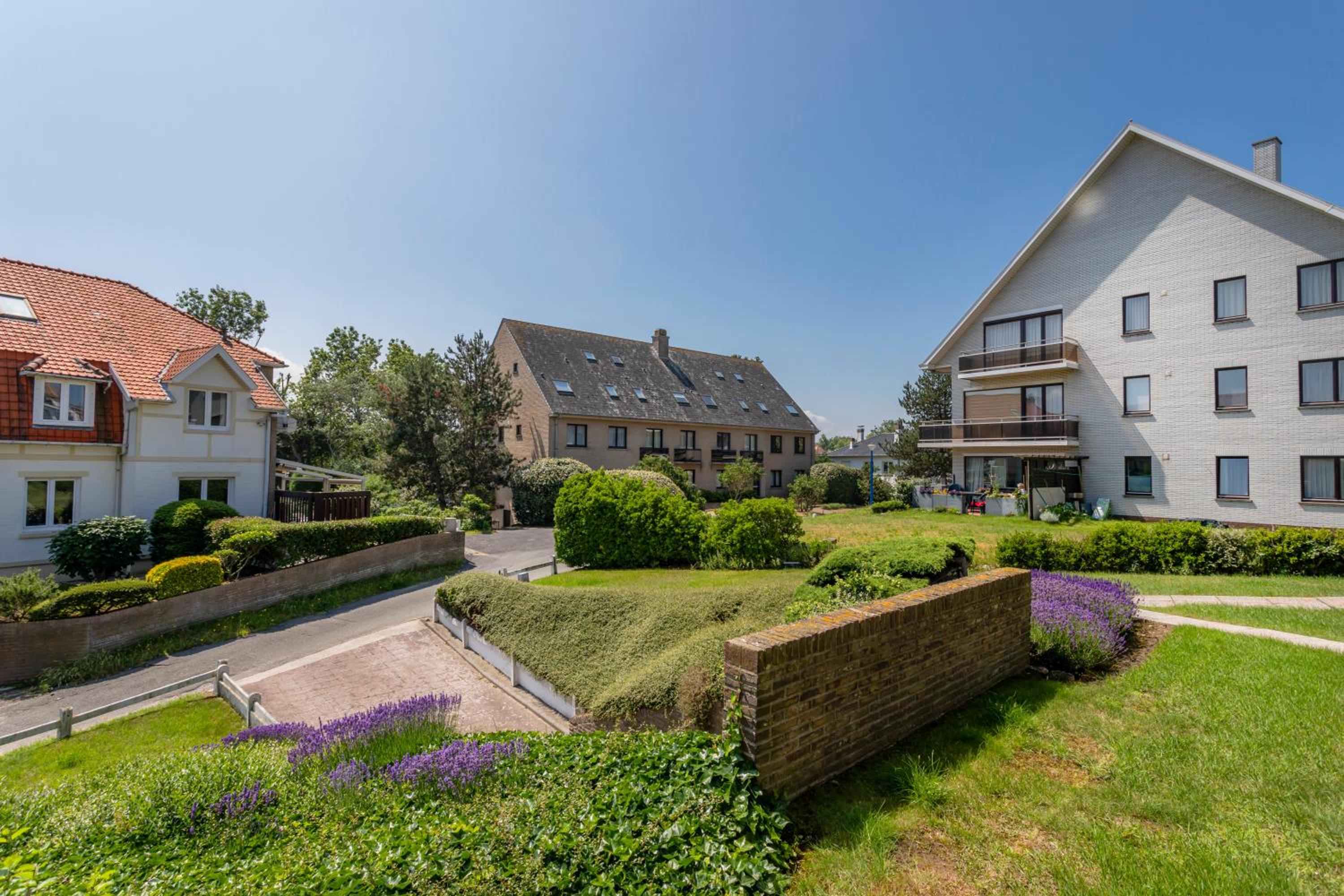 Zuydcoote B0 - 1 bedroom 5p - groundfloor - sunny located at 5 steps from the sea