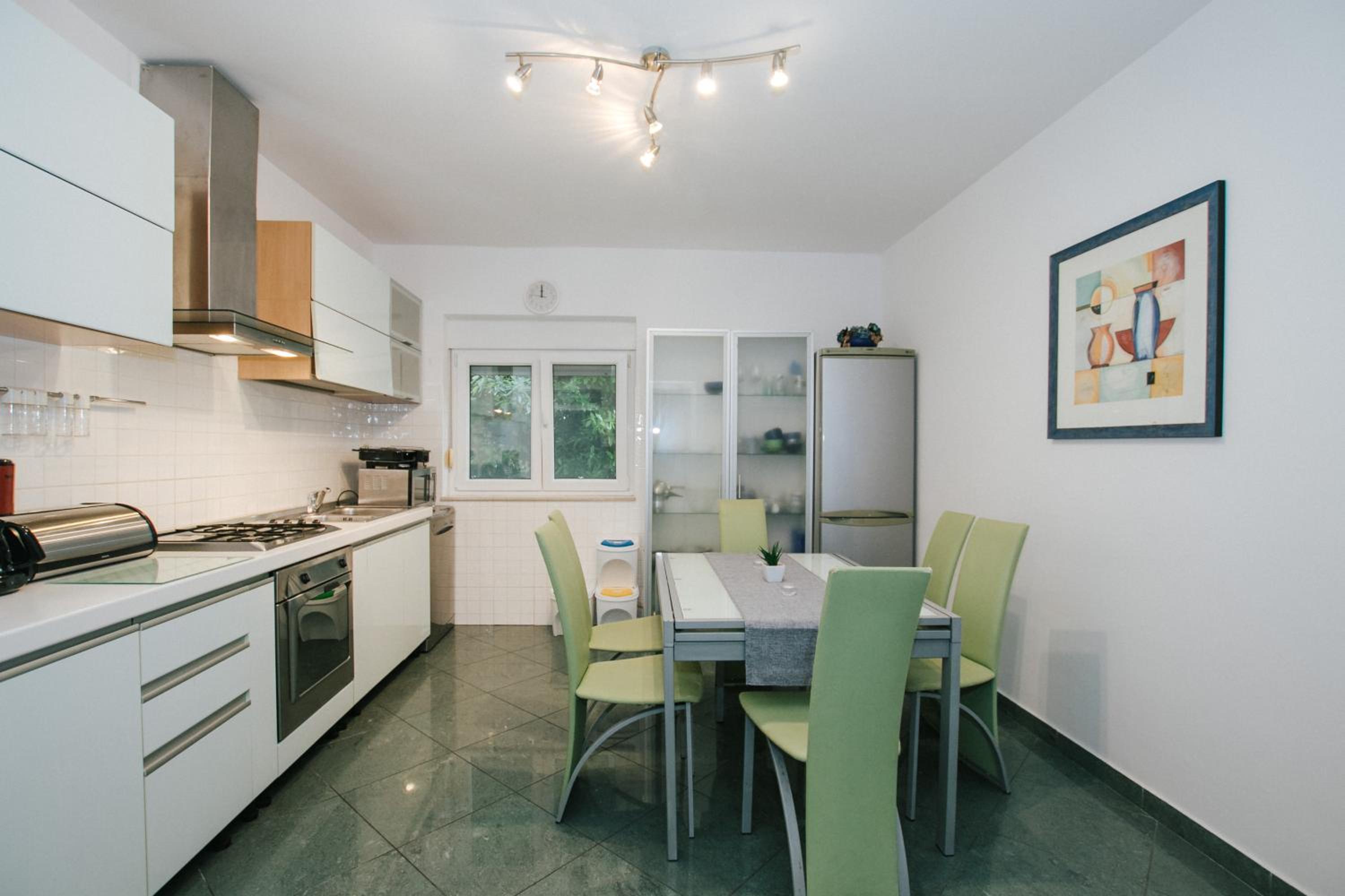 Green Apartment view 5