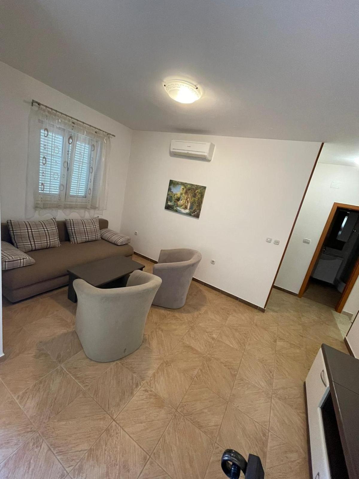 Medulin Luxury Apartments with beautiful garden 100 m from beach view 2