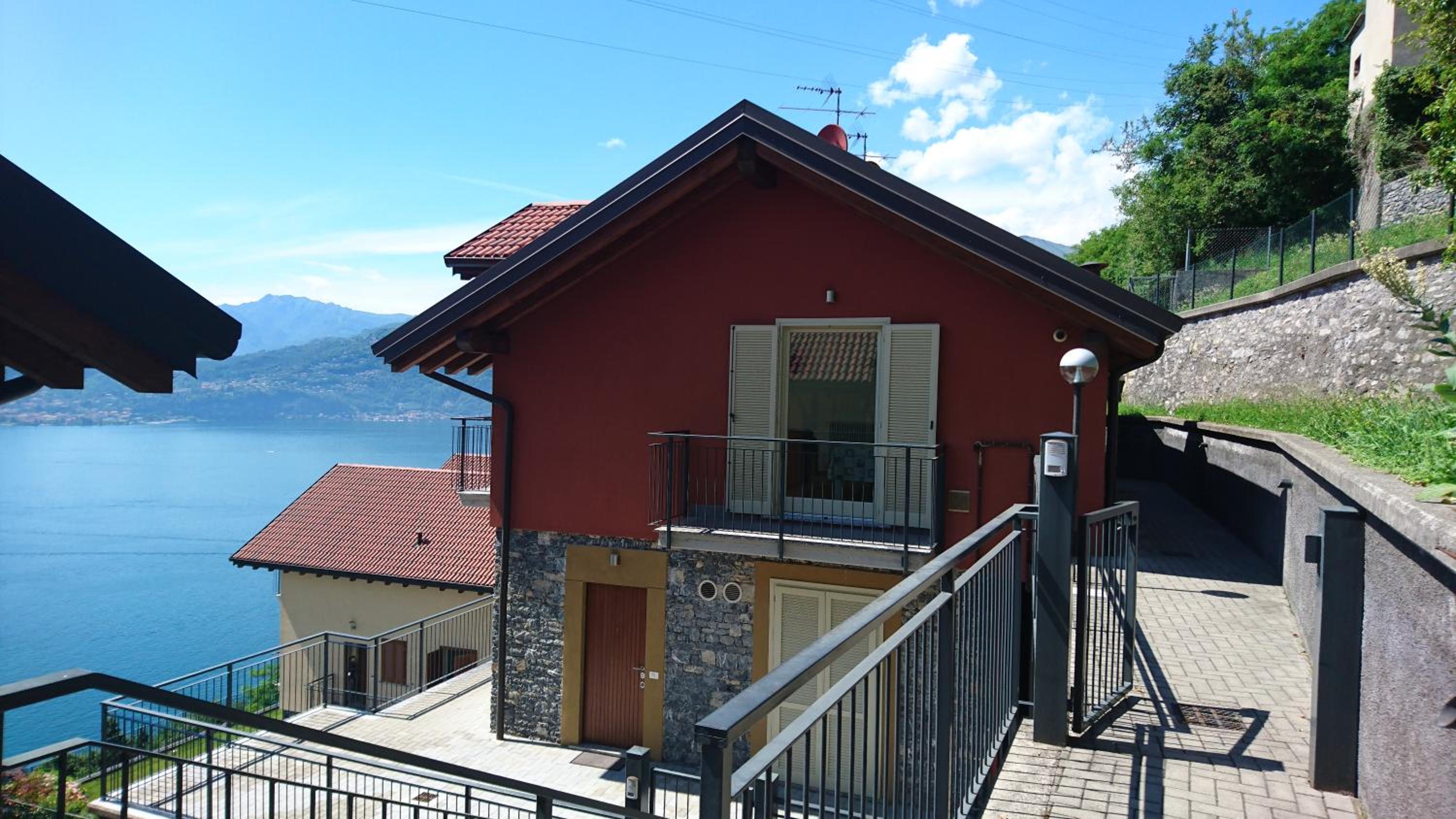 Lakecomoweb Apartments