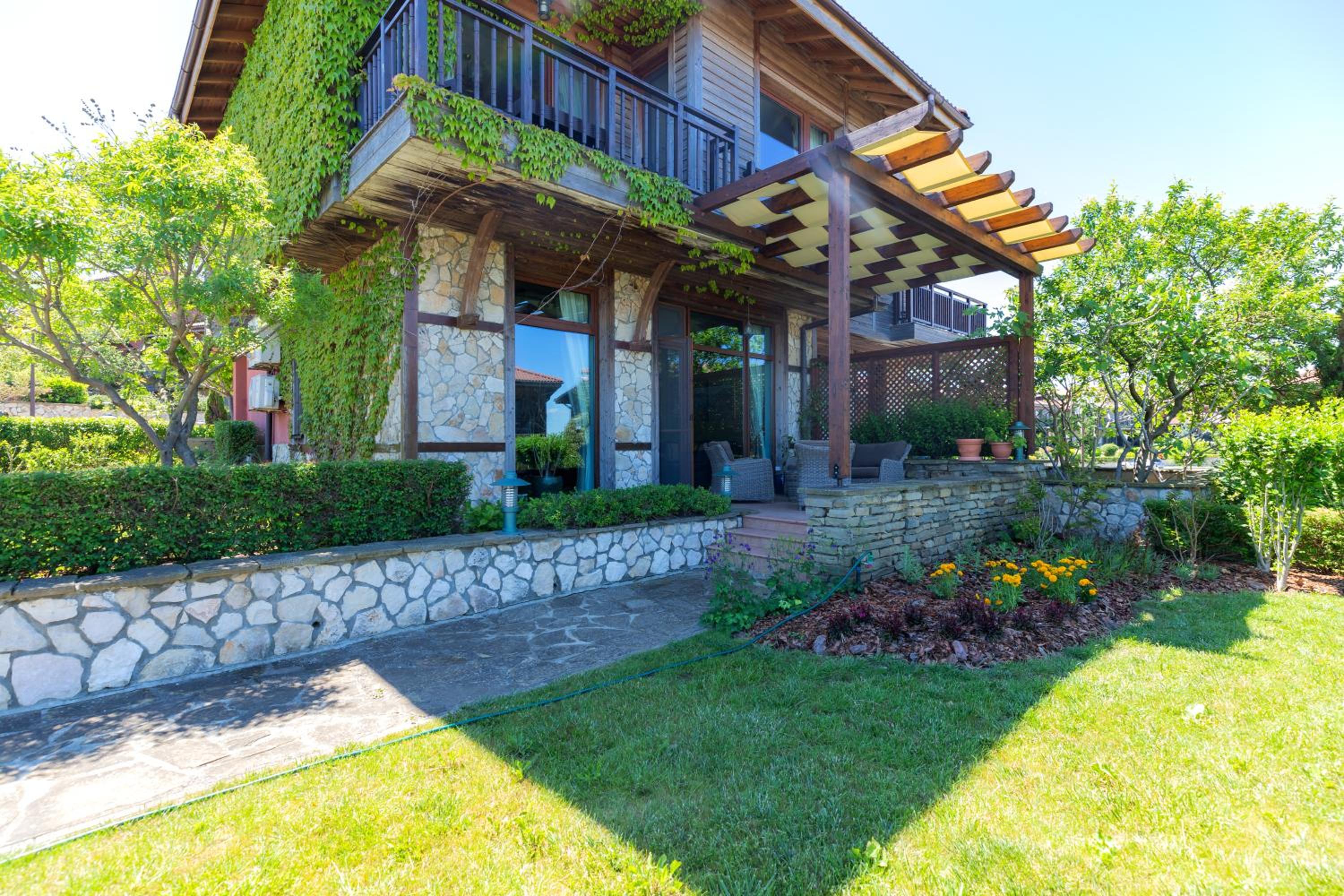 Luxury 3-bedroom villa in Sozopolis with sea view view 3