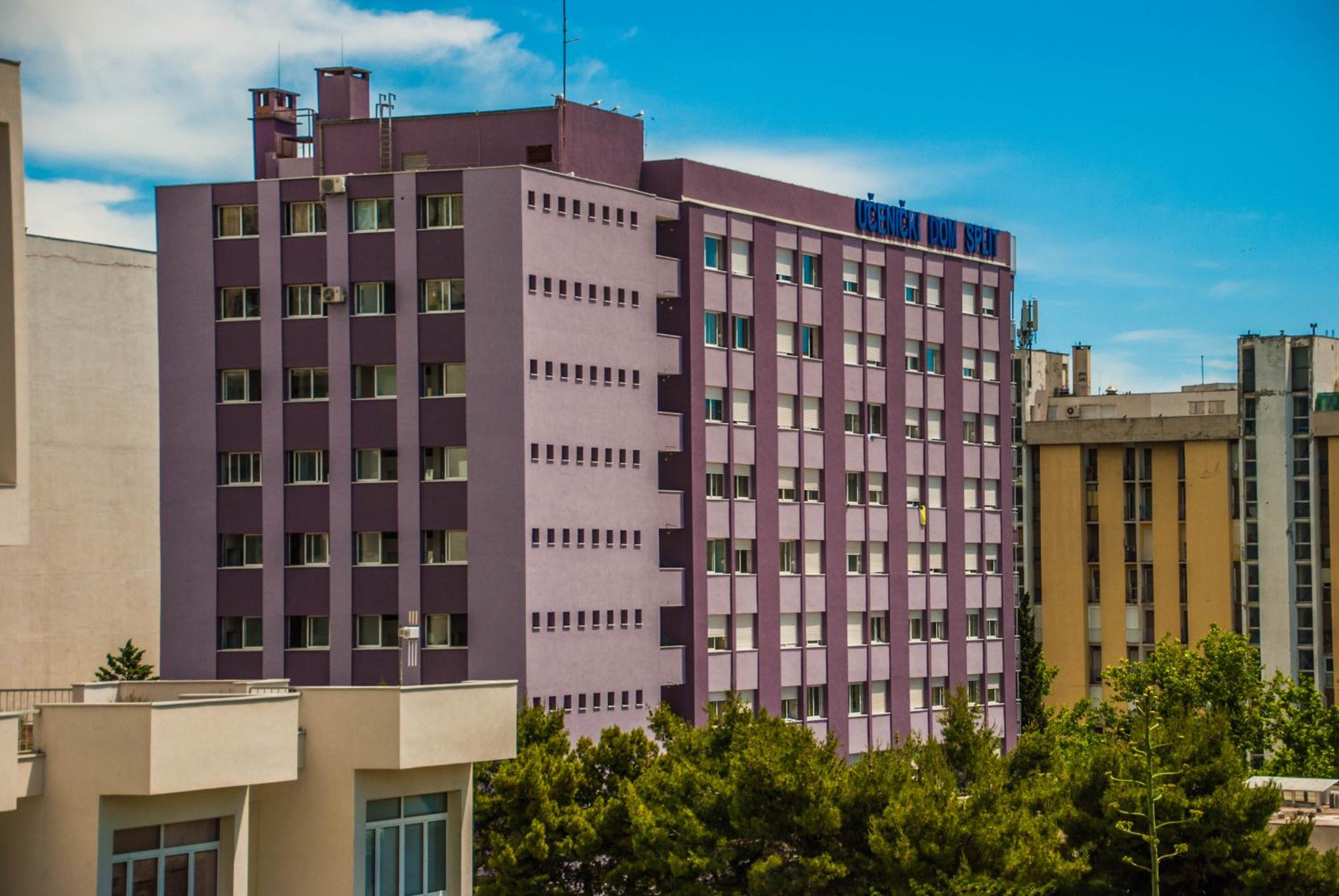 Split Summer Budget Rooms view 2