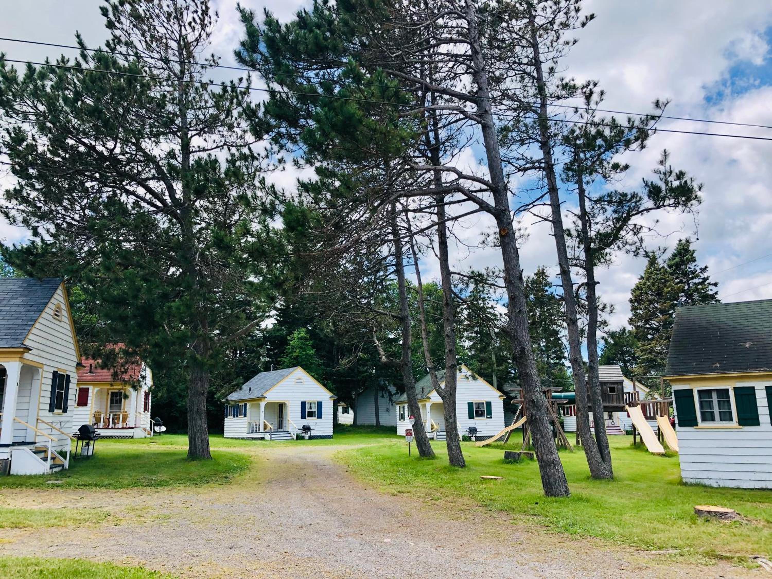 Green Gables Bungalow Court