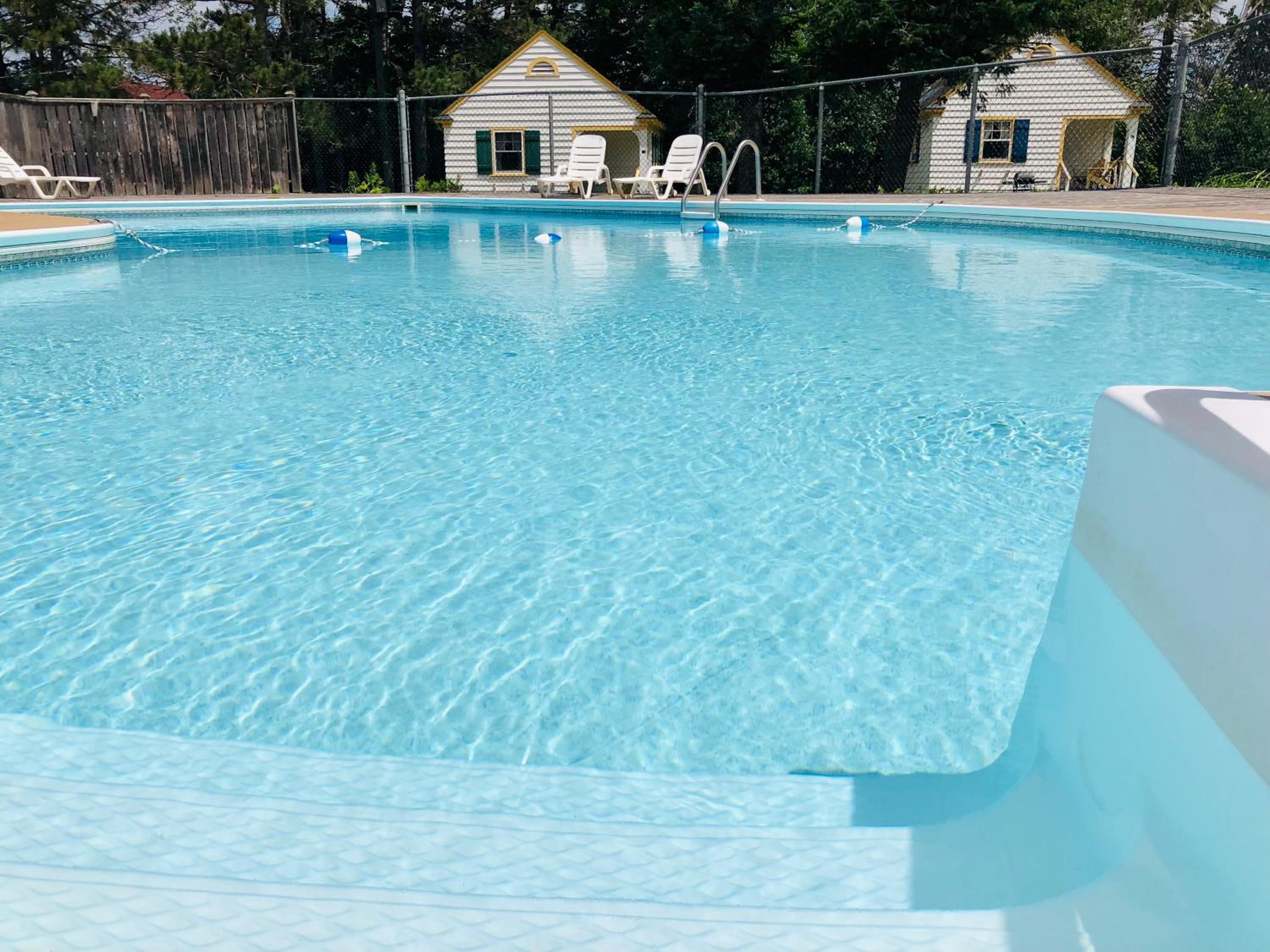 Green Gables Bungalow Court - Image 3