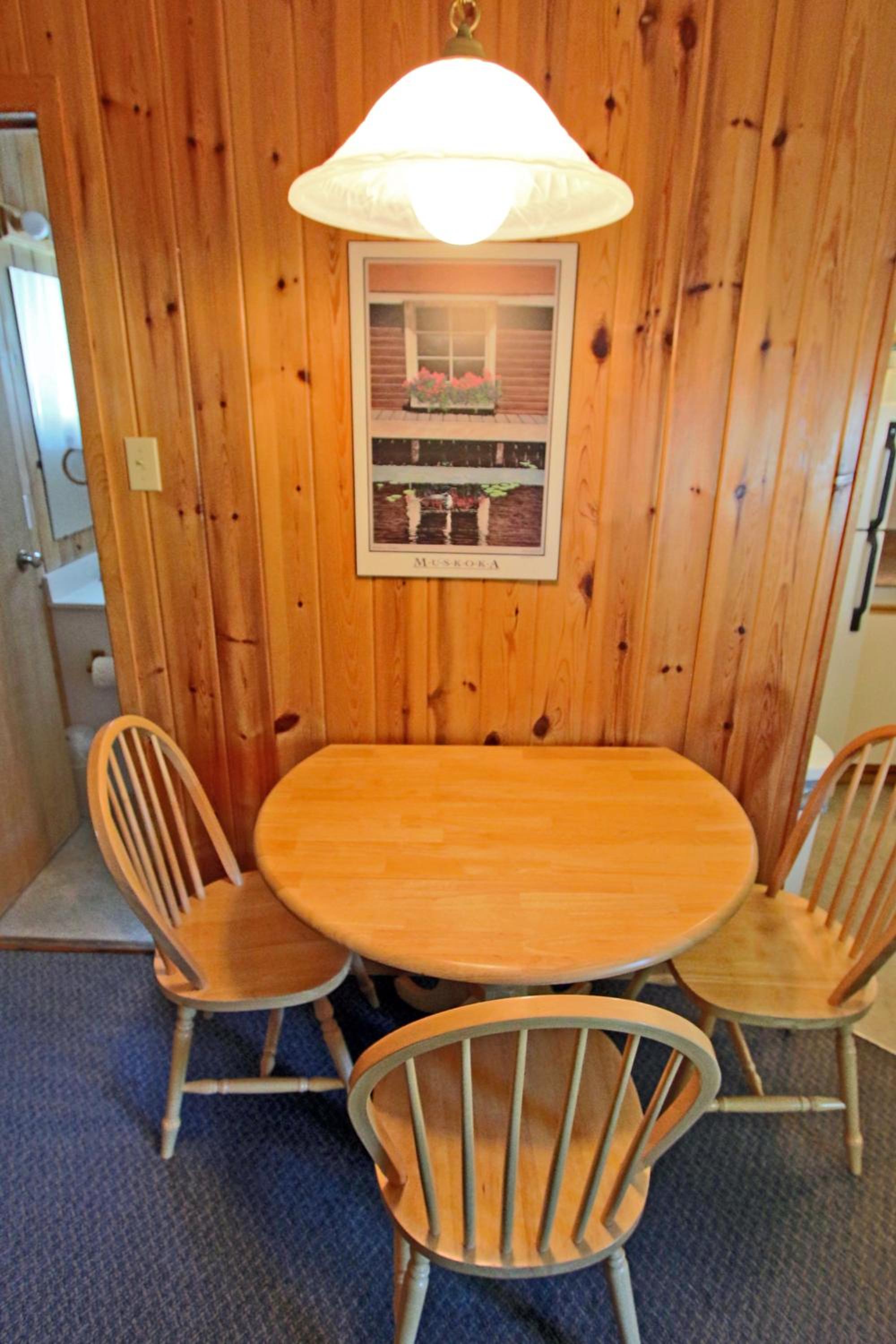 Colonial Bay Motel and Cottages
