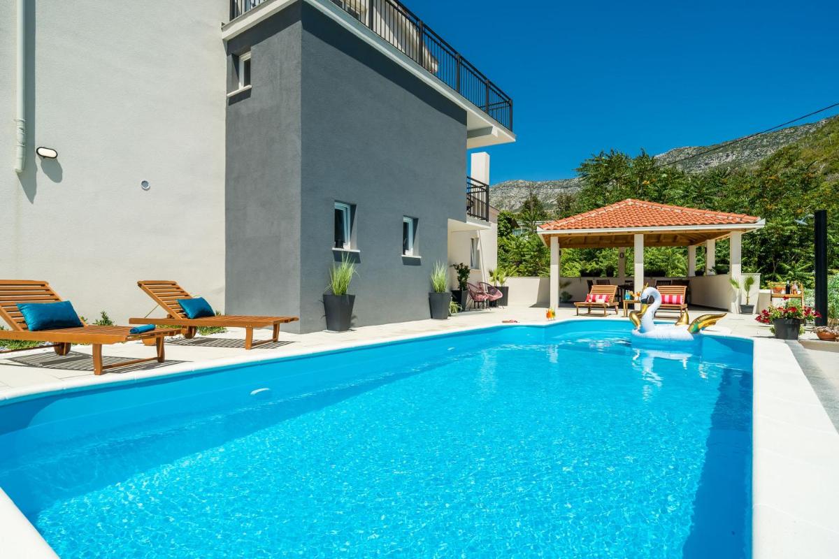 Hotel Luxury Villa Emma with Private Pool - Image 1