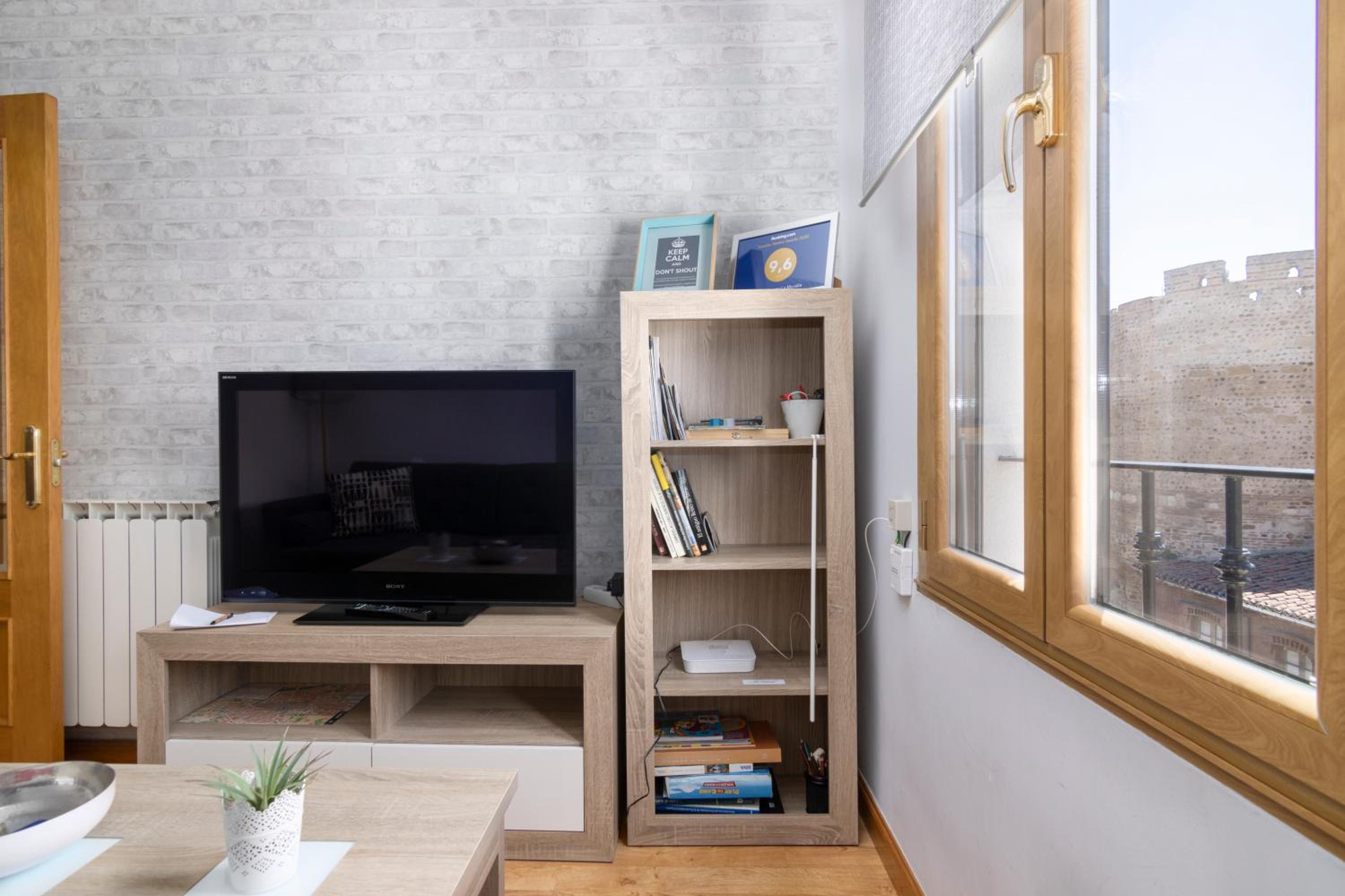 Apartamento La Muralla by leonapartamentos view 4